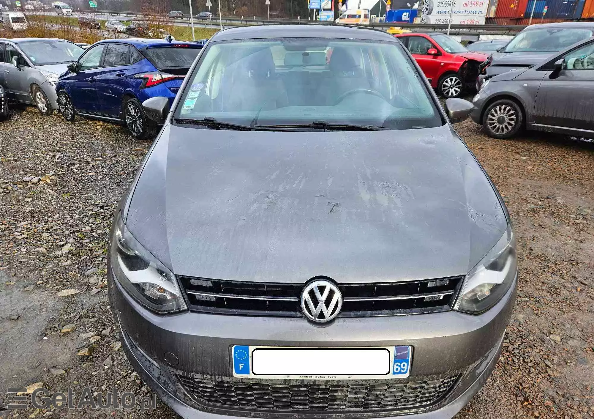 VOLKSWAGEN Polo 