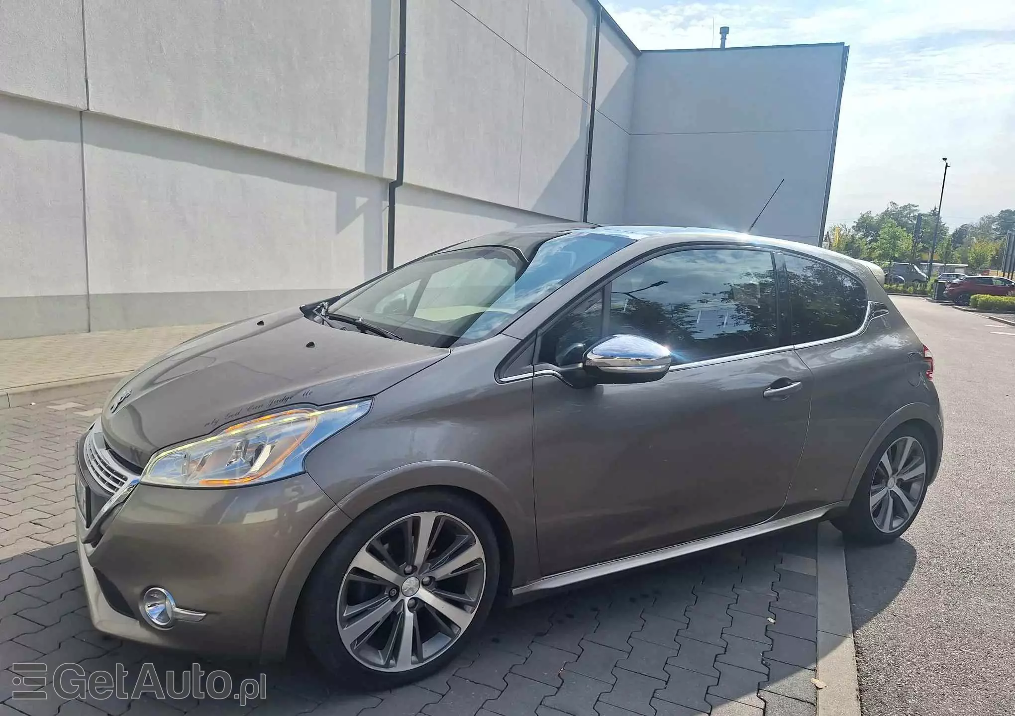 PEUGEOT 208 Allure