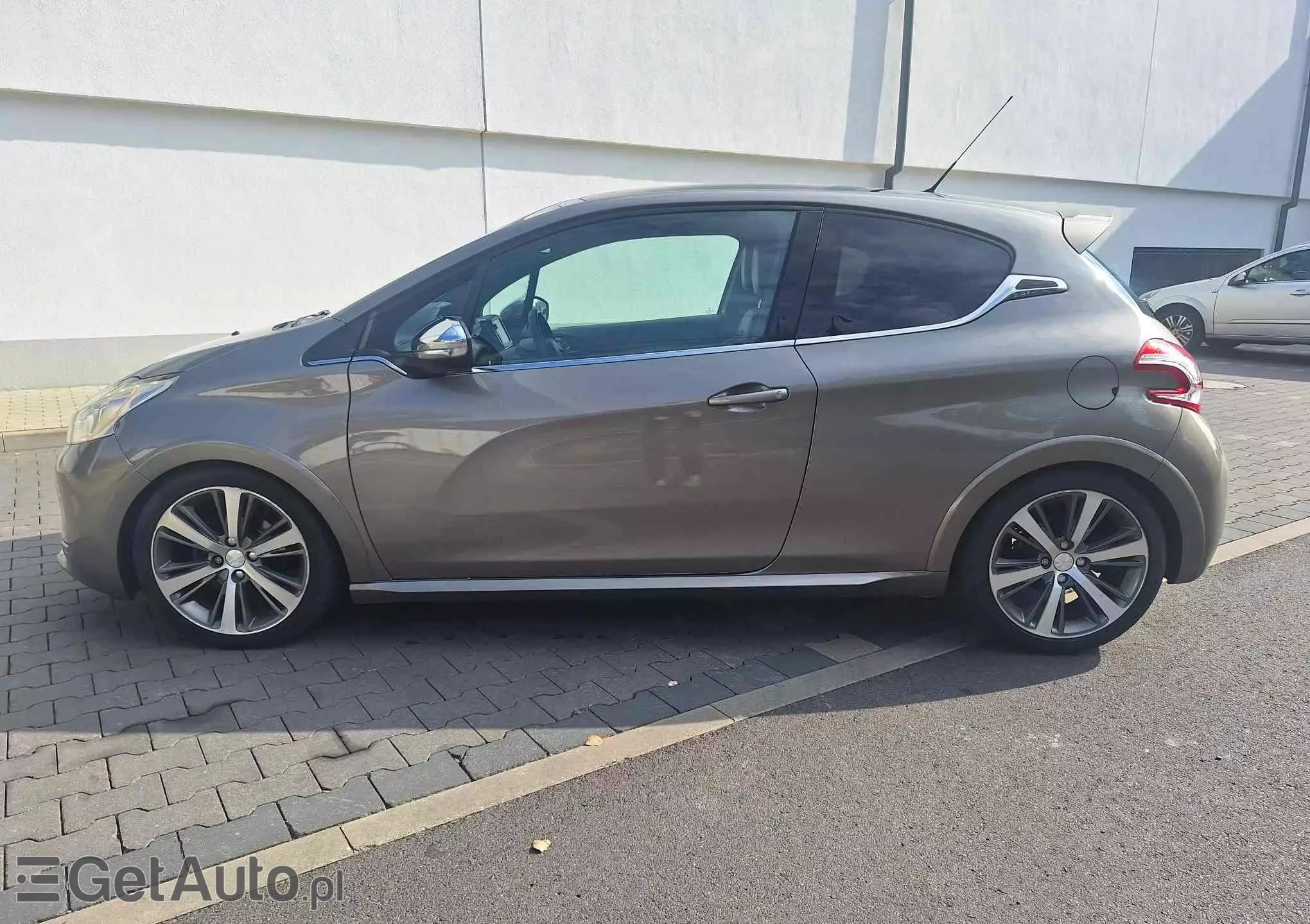 PEUGEOT 208 Allure