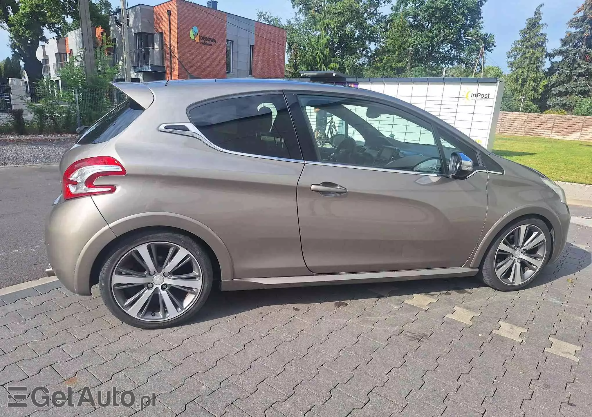 PEUGEOT 208 Allure