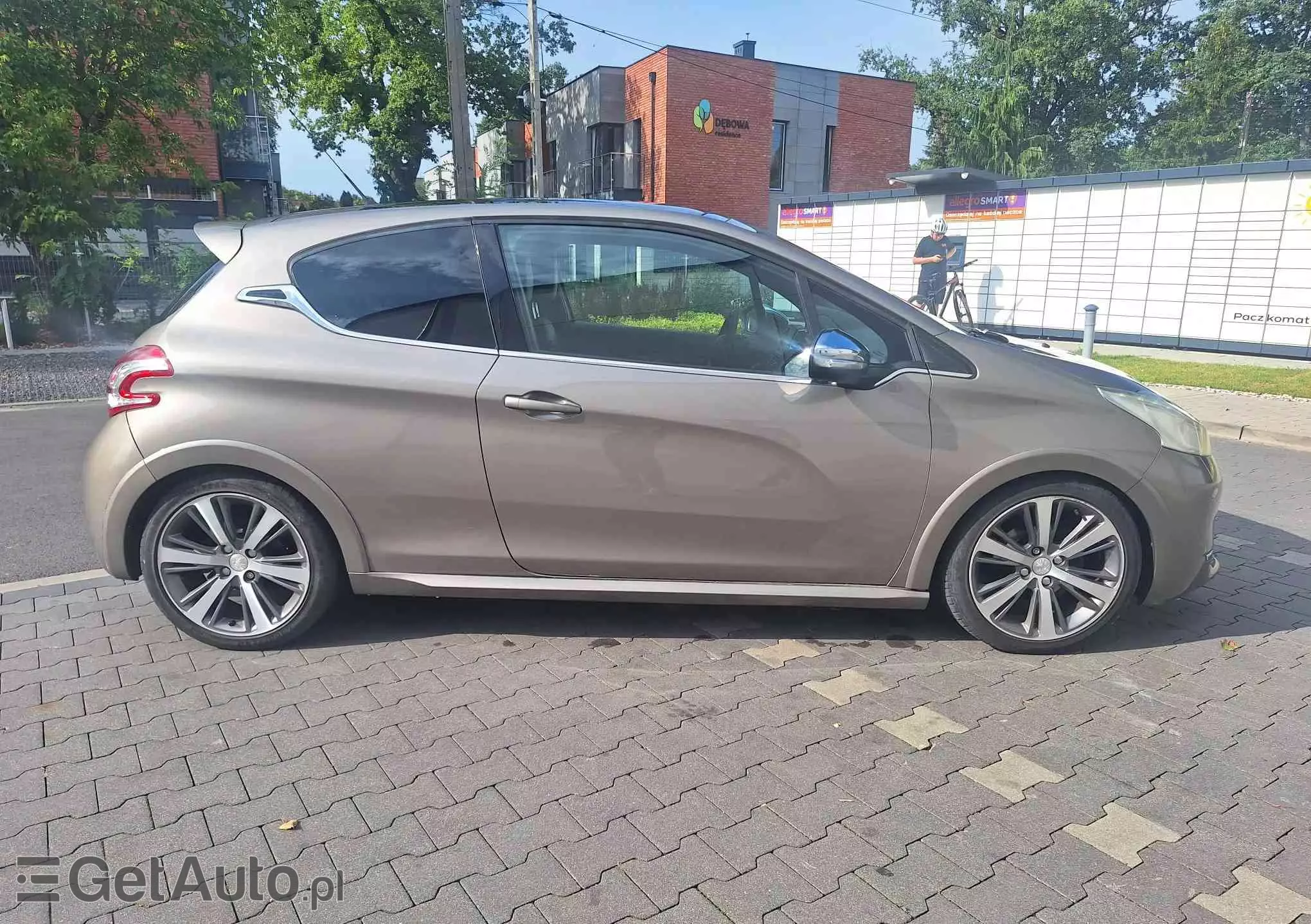 PEUGEOT 208 Allure