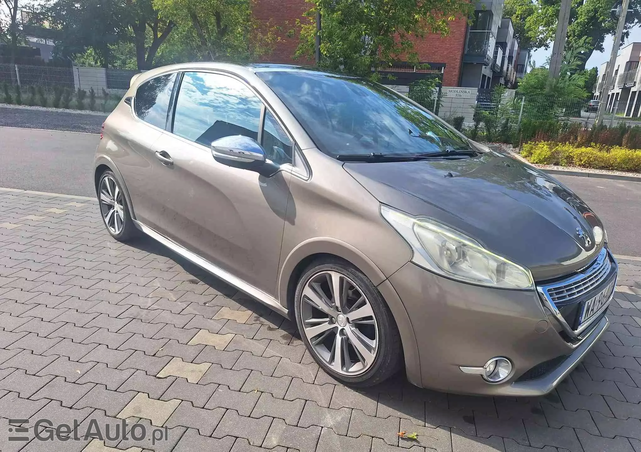 PEUGEOT 208 Allure