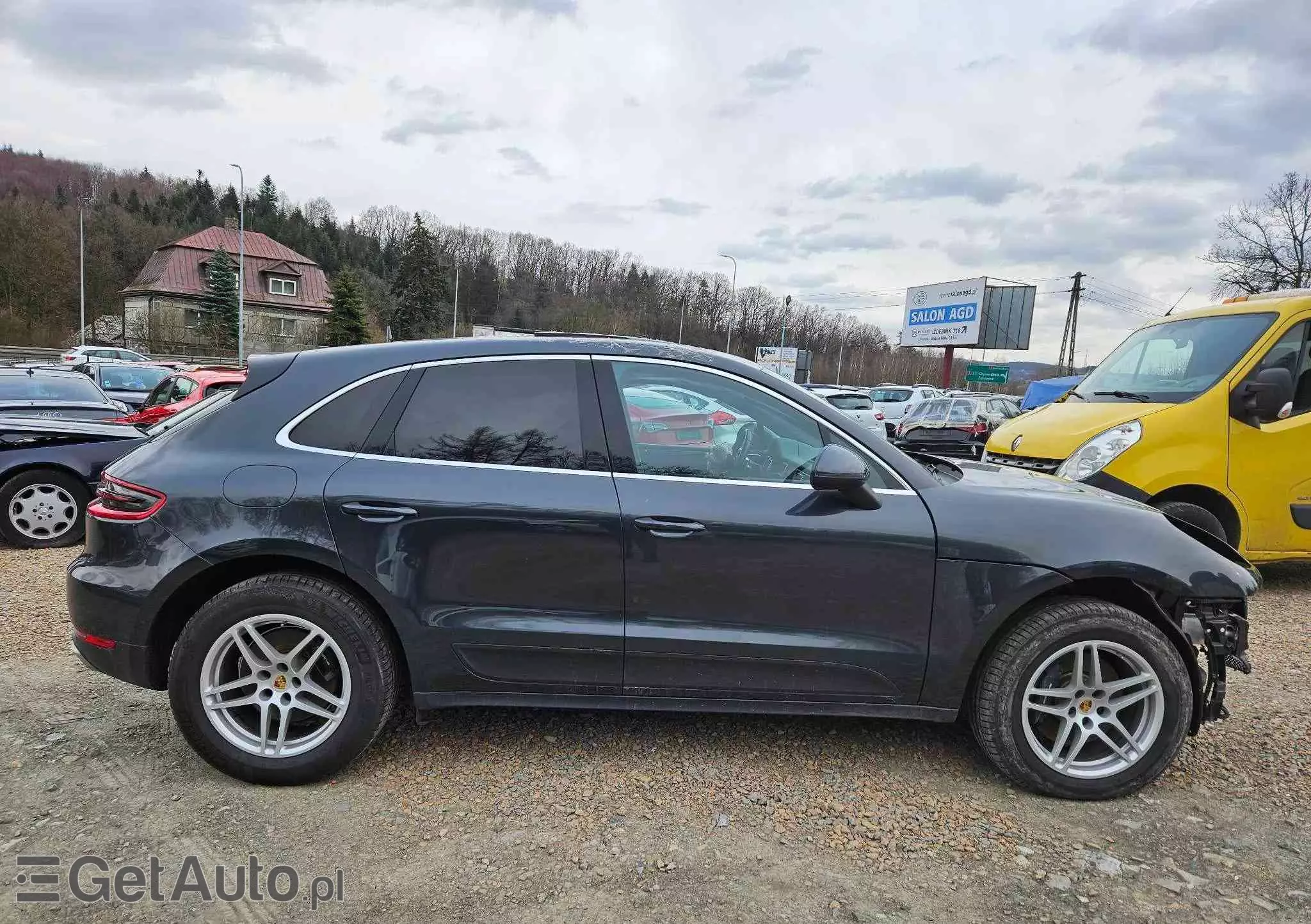 PORSCHE Macan  Standard