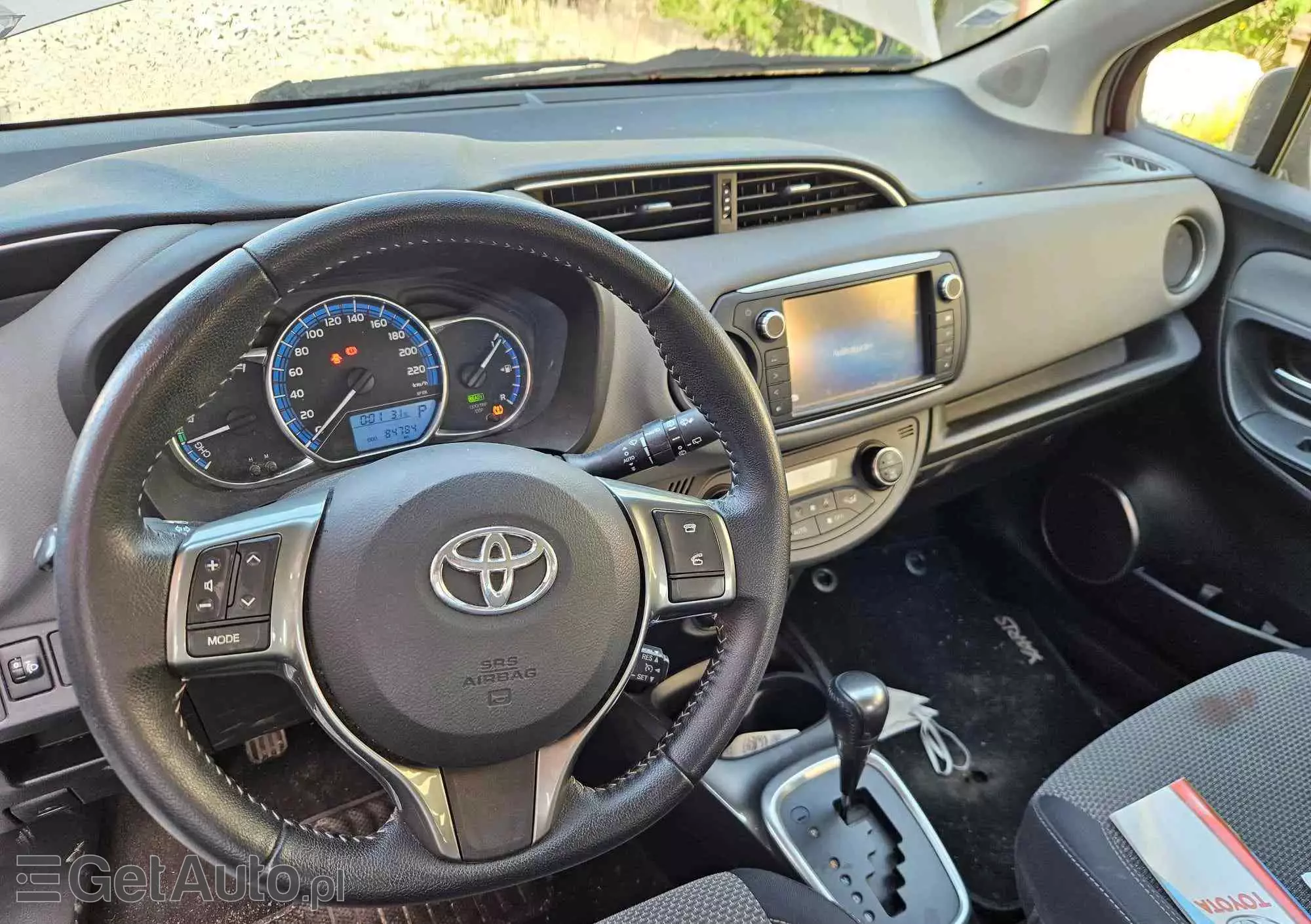 TOYOTA Yaris Comfort e-CVT