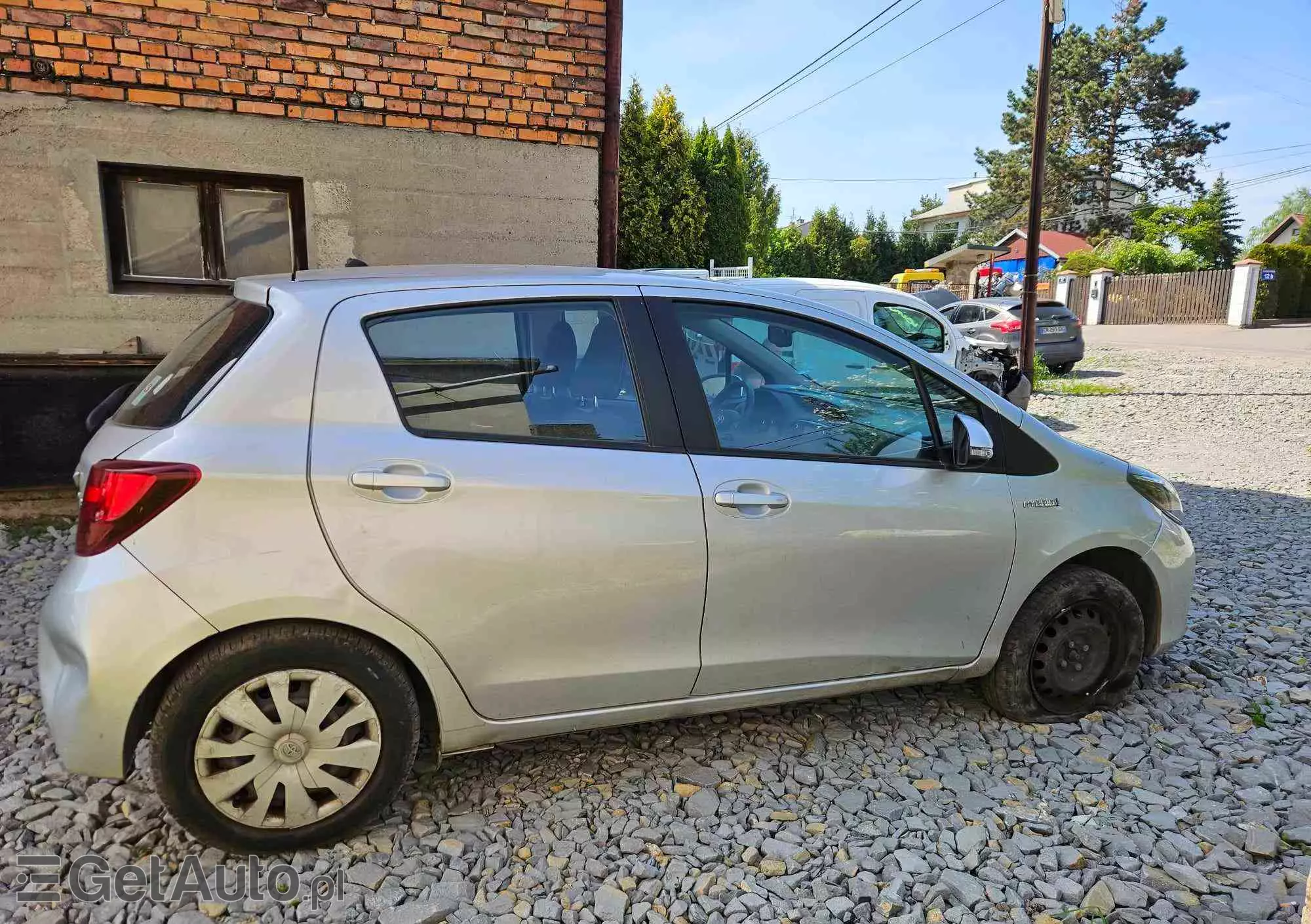 TOYOTA Yaris Comfort e-CVT