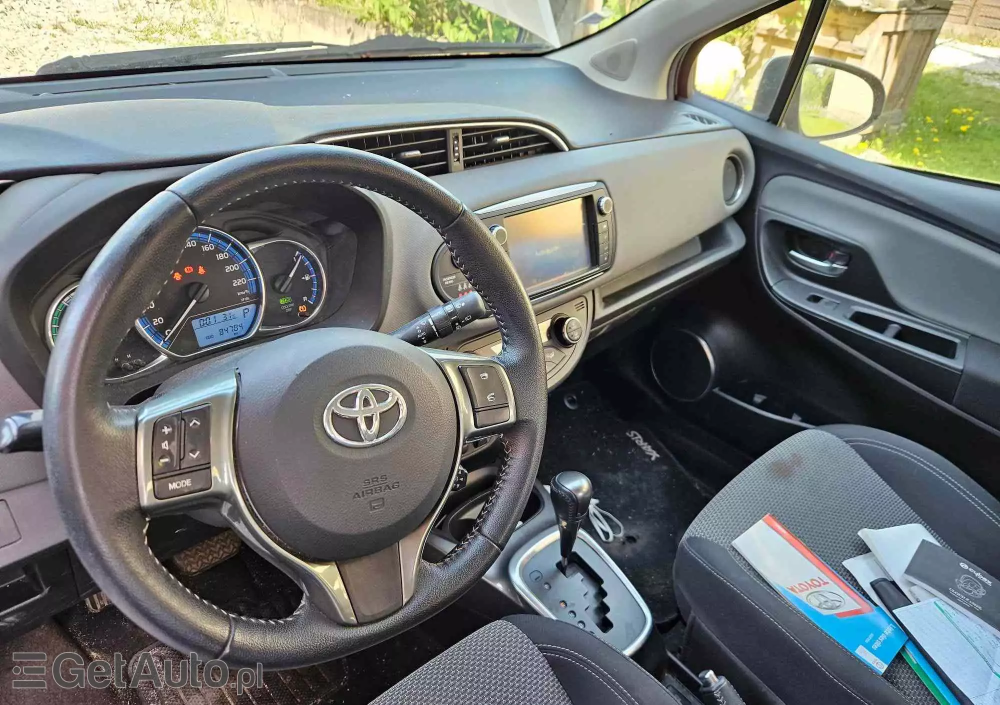 TOYOTA Yaris Comfort e-CVT