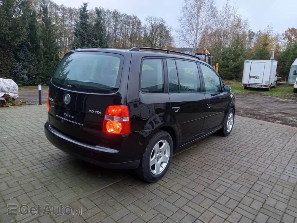 VOLKSWAGEN Touran 