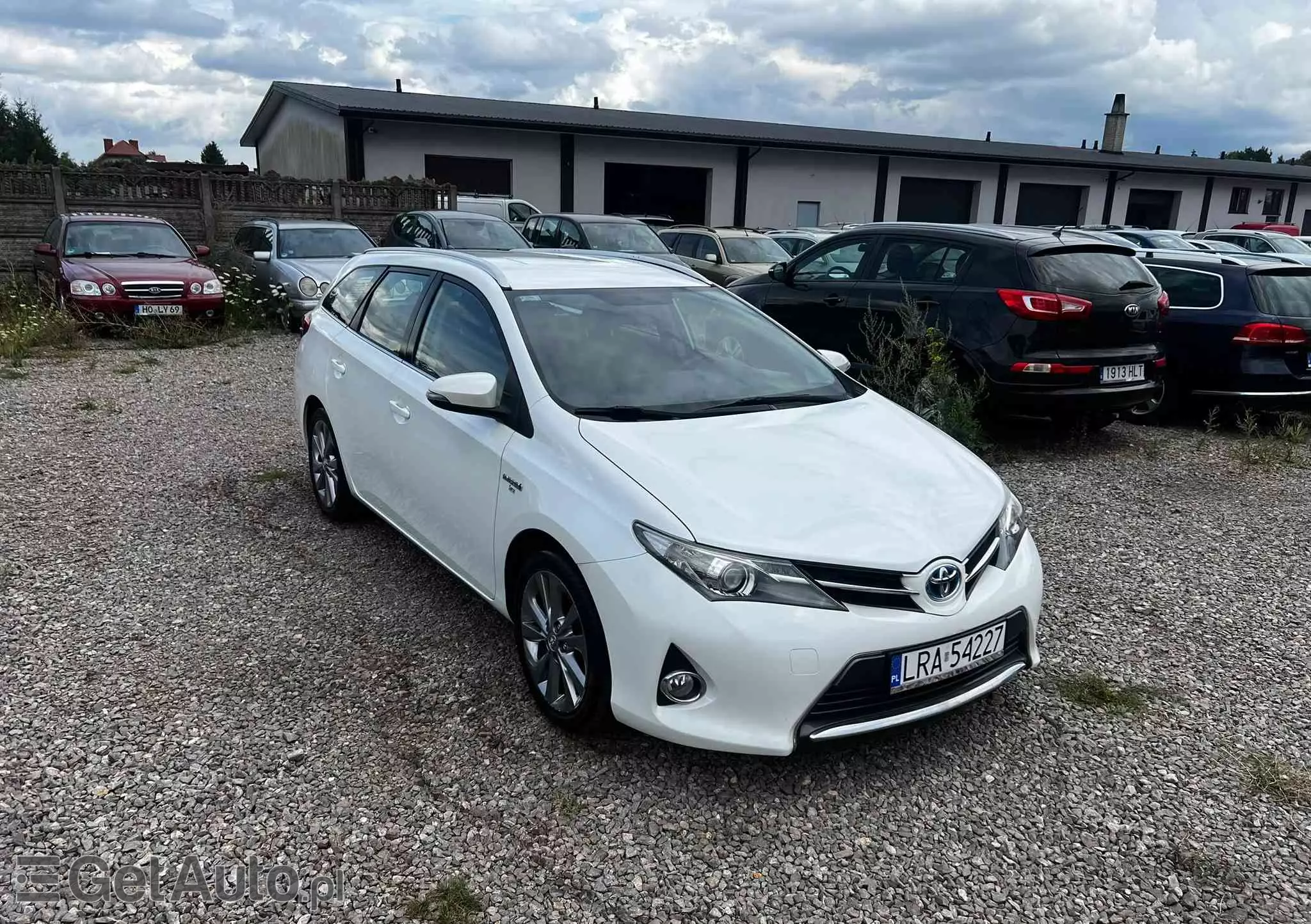 TOYOTA Auris 1.8 VVT-i Hybrid Automatik Touring Sports Design Edition