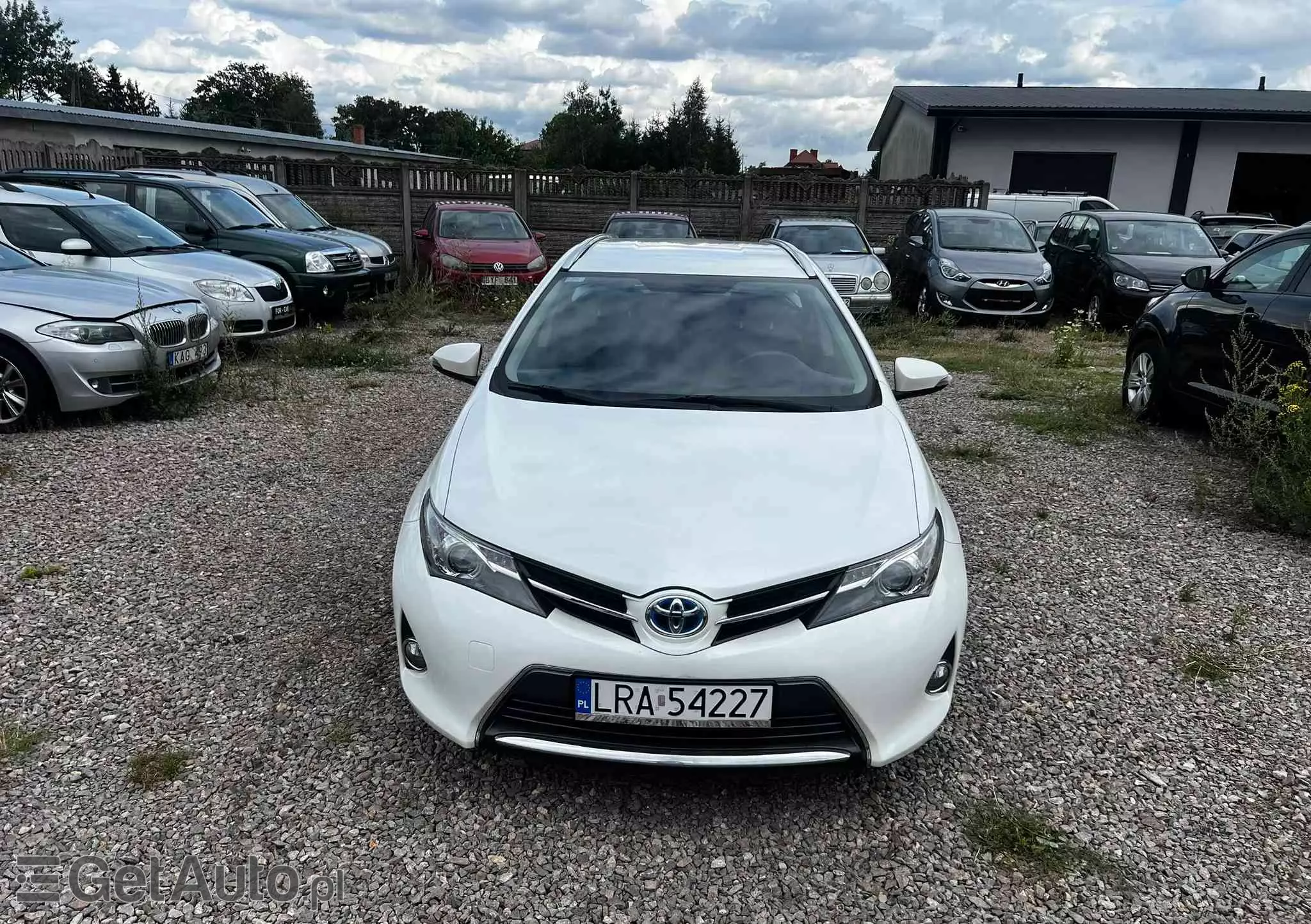 TOYOTA Auris 1.8 VVT-i Hybrid Automatik Touring Sports Design Edition