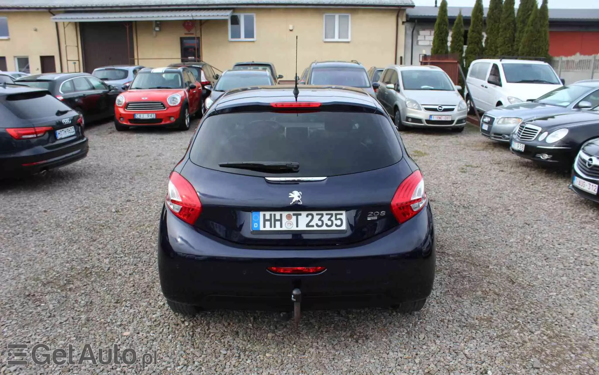 PEUGEOT 208 