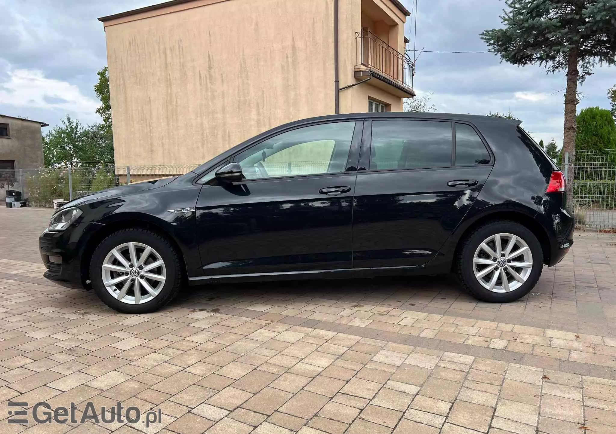 VOLKSWAGEN Golf Trendline