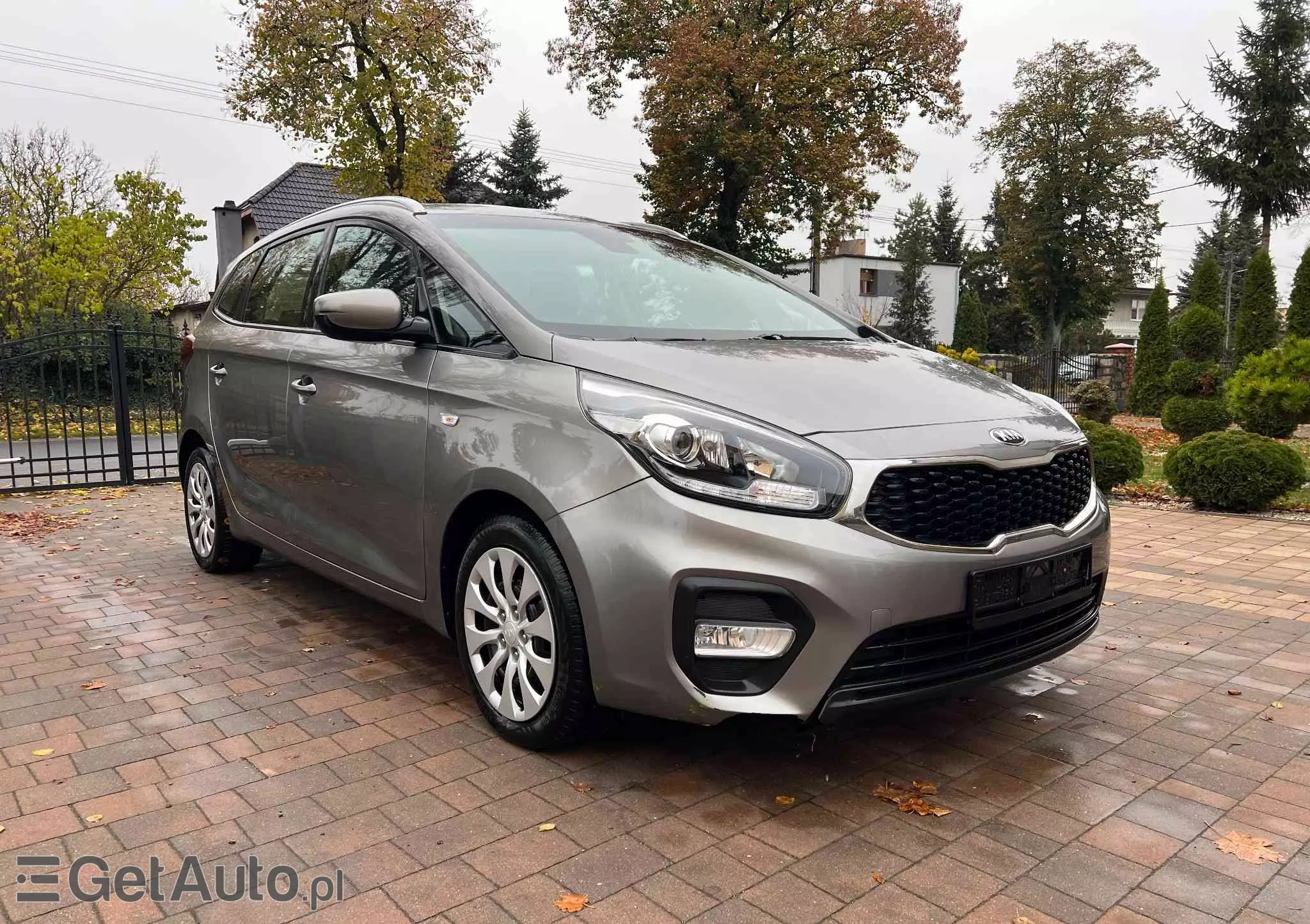 KIA Carens 