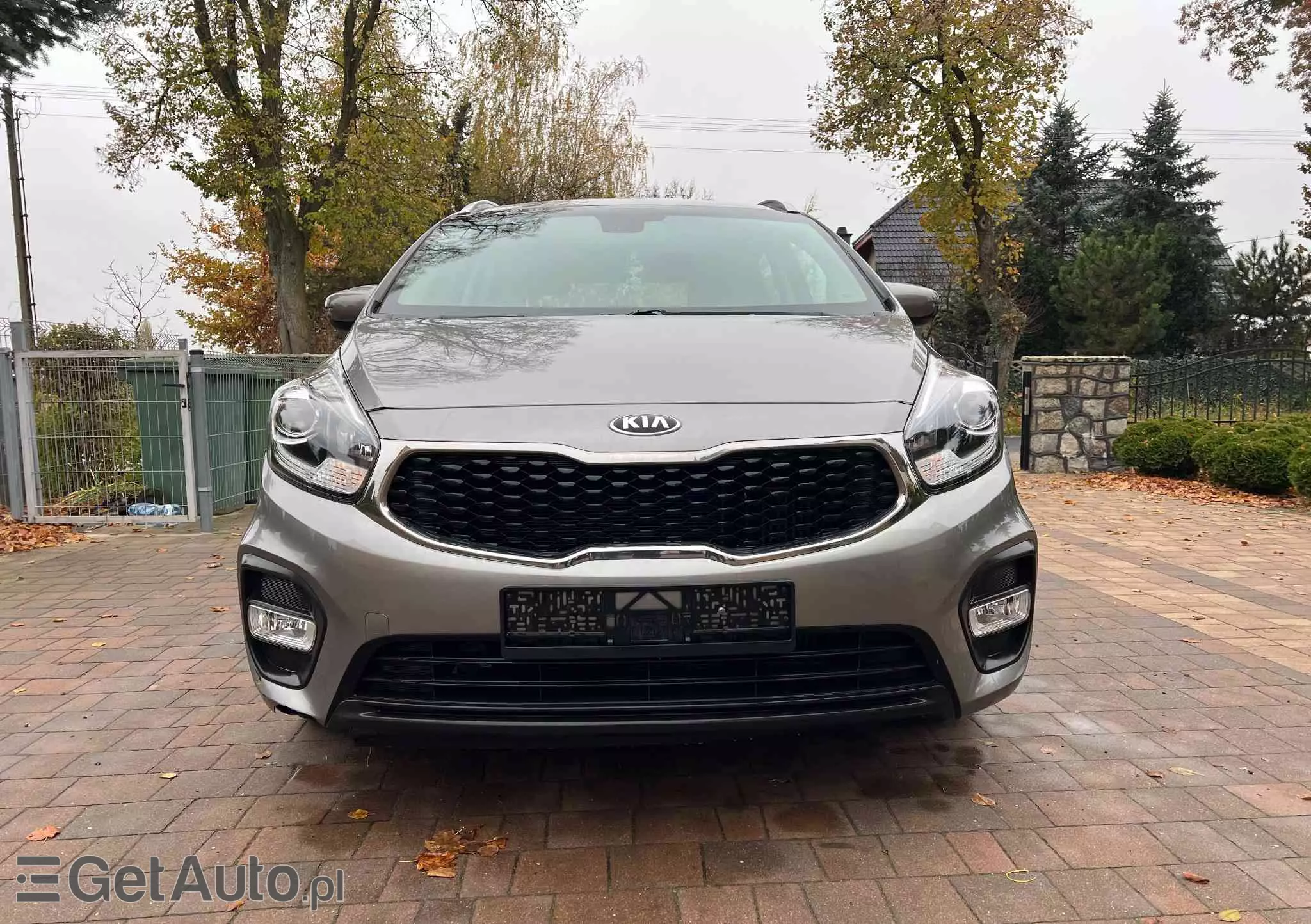 KIA Carens 