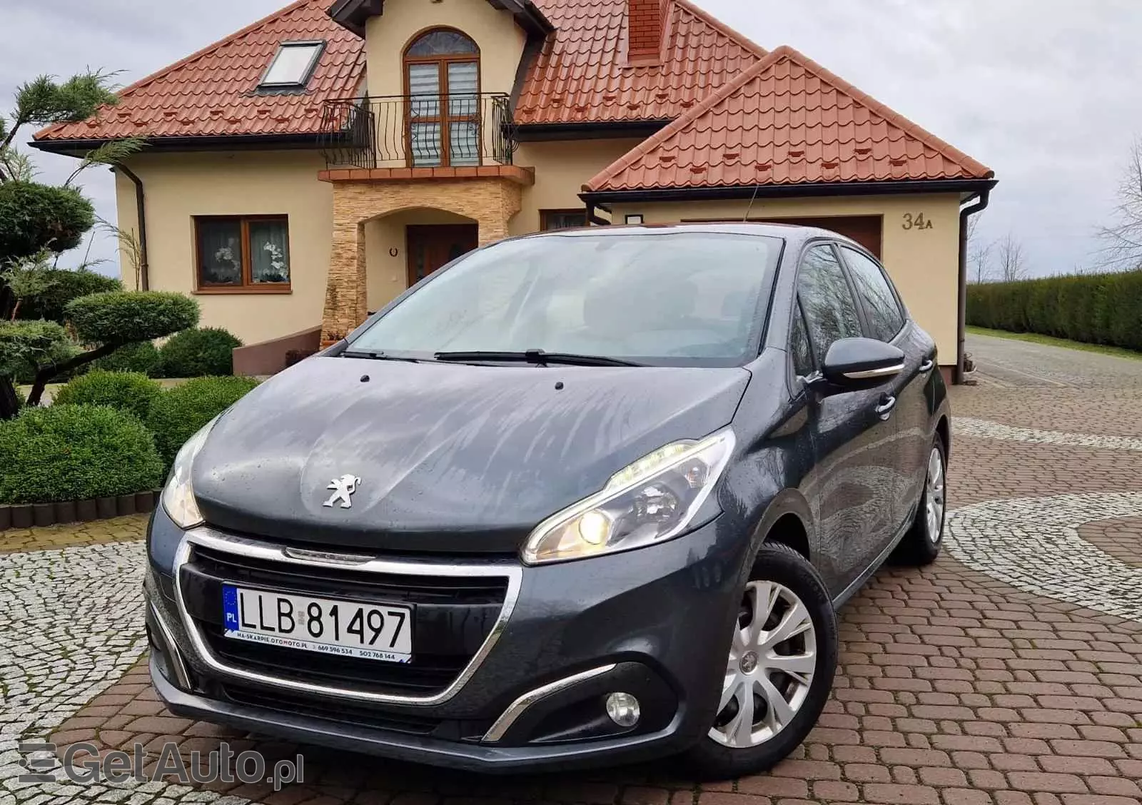 PEUGEOT 208 Allure