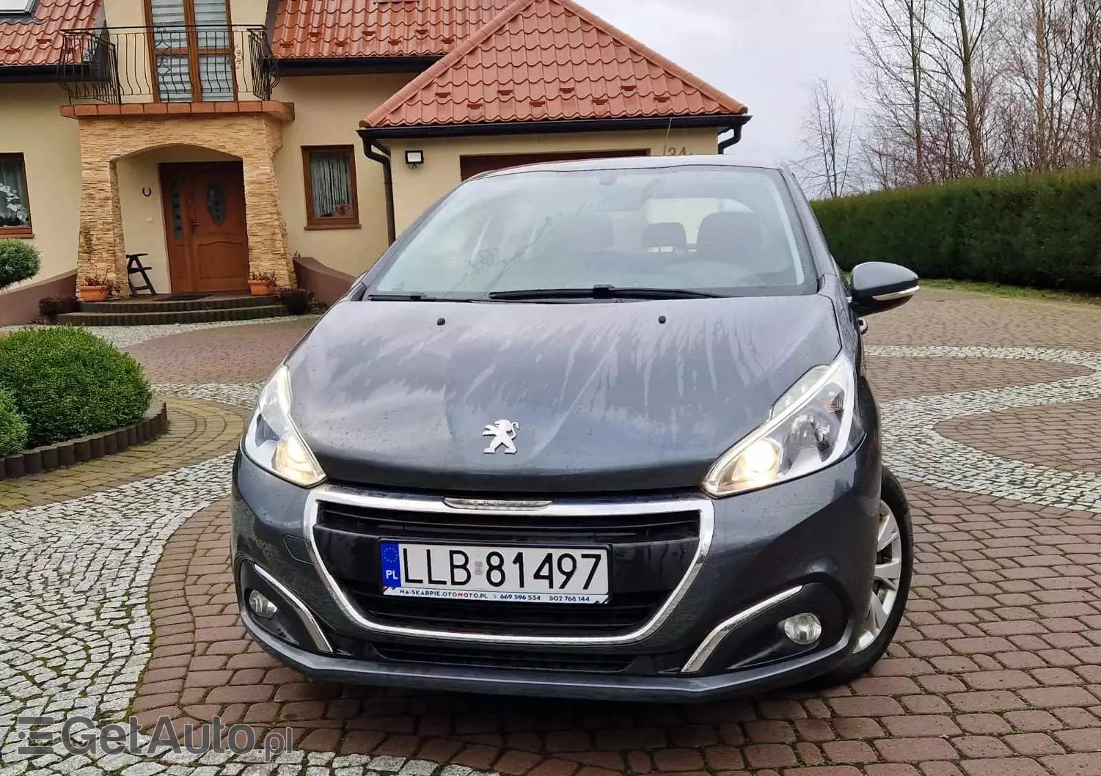 PEUGEOT 208 Allure