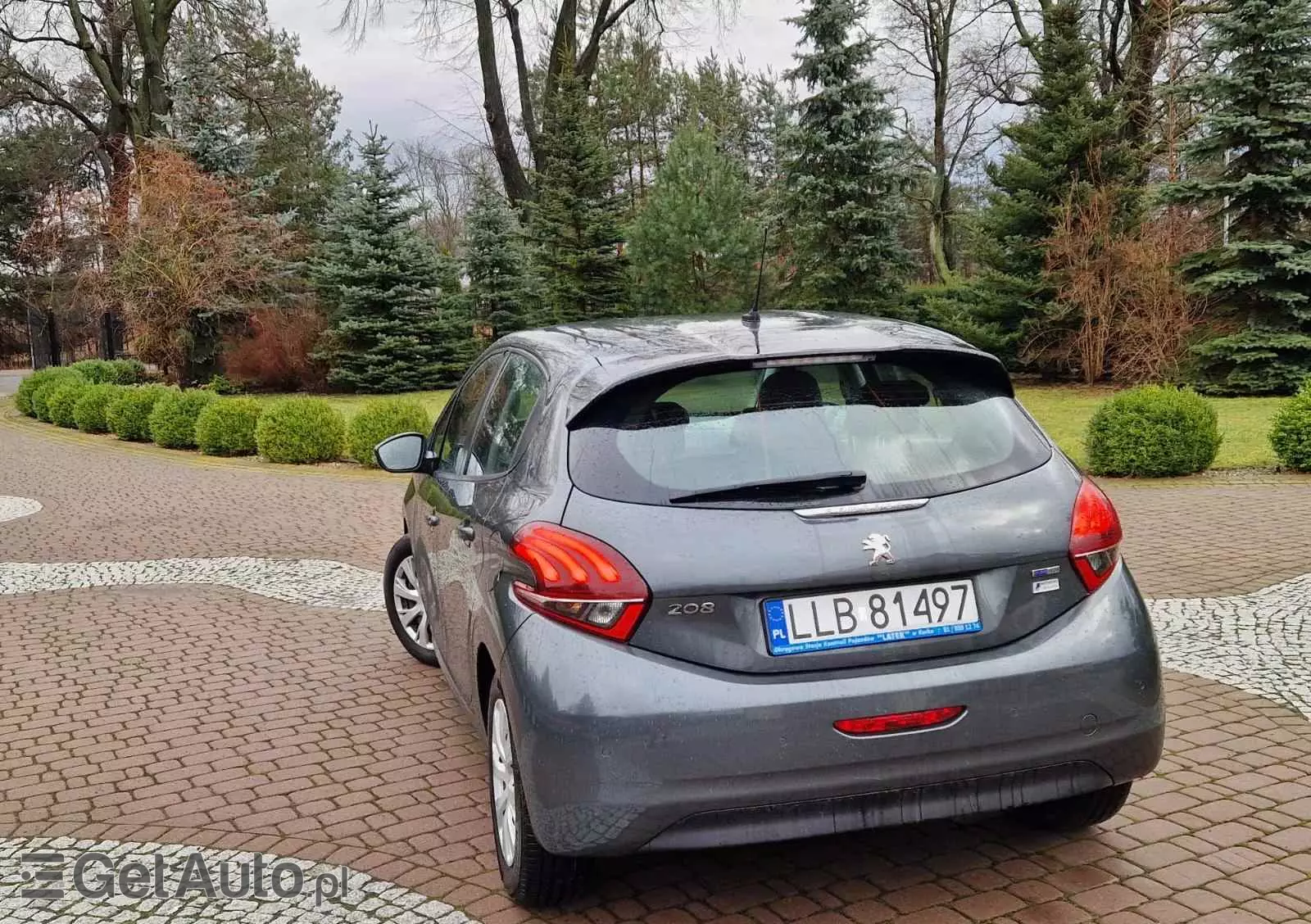 PEUGEOT 208 Allure