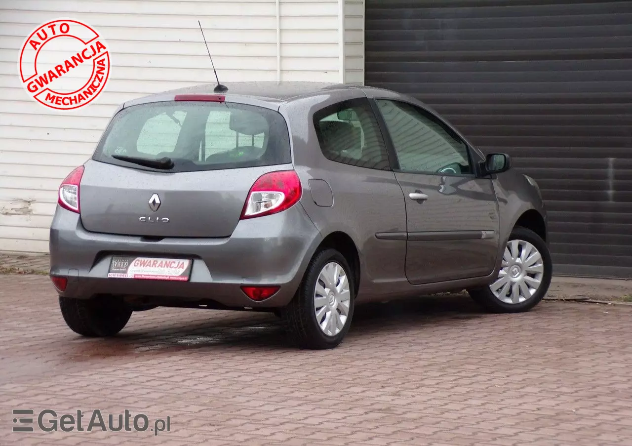 RENAULT Clio 