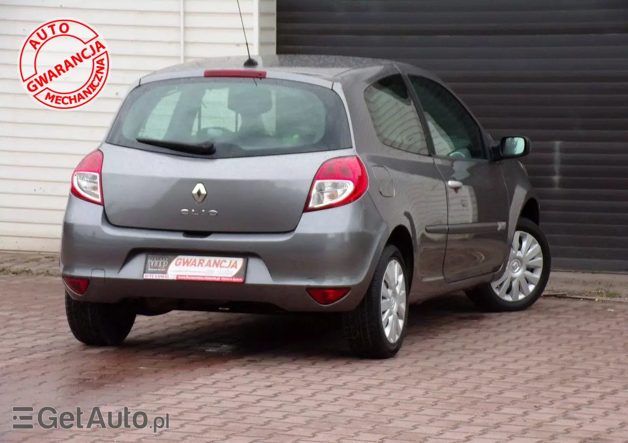 RENAULT Clio 