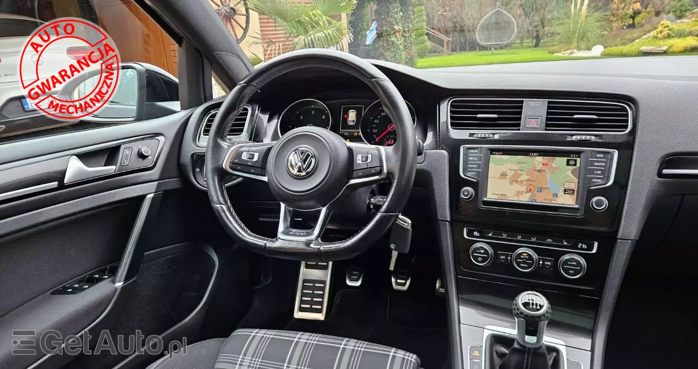 VOLKSWAGEN Golf BlueMotion