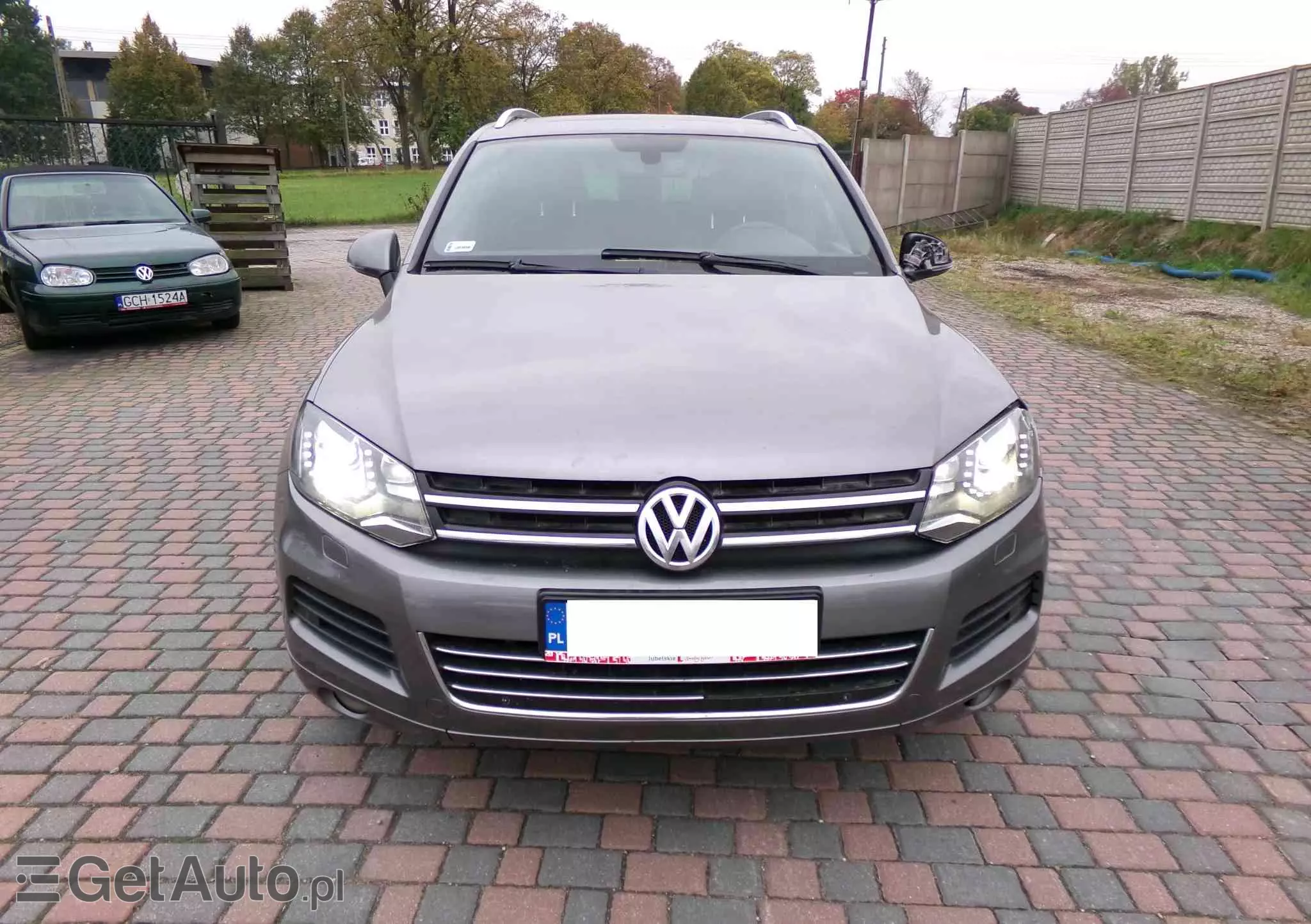 VOLKSWAGEN Touareg 