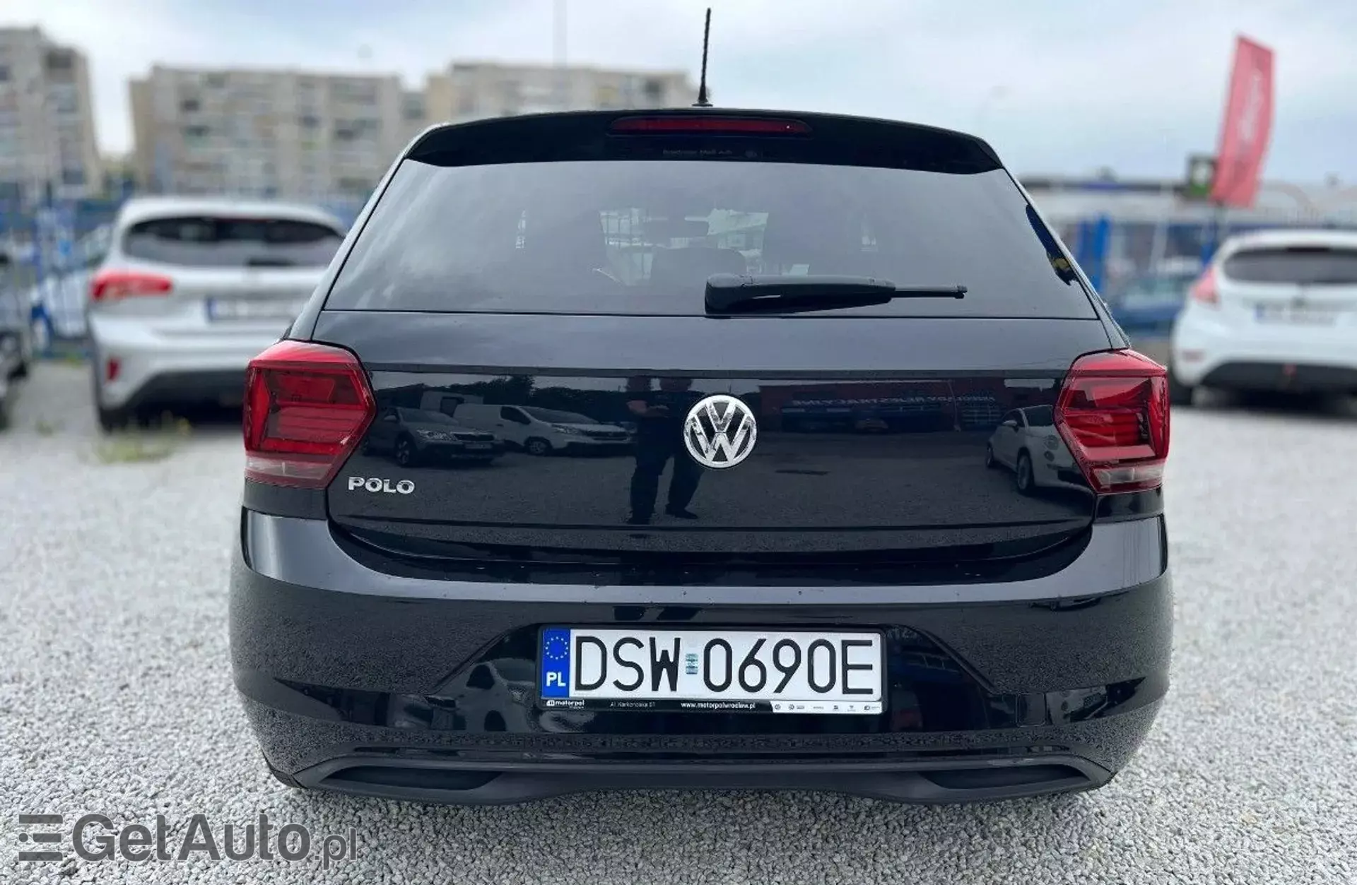 VOLKSWAGEN Polo 