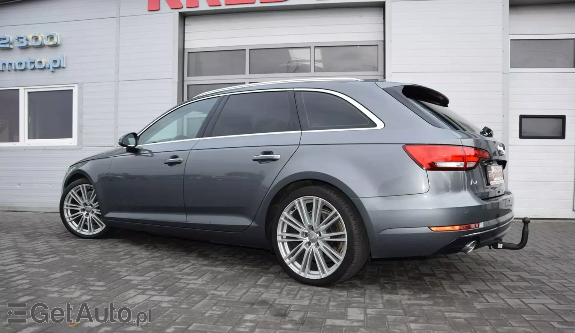 AUDI A4 Advanced S tronic