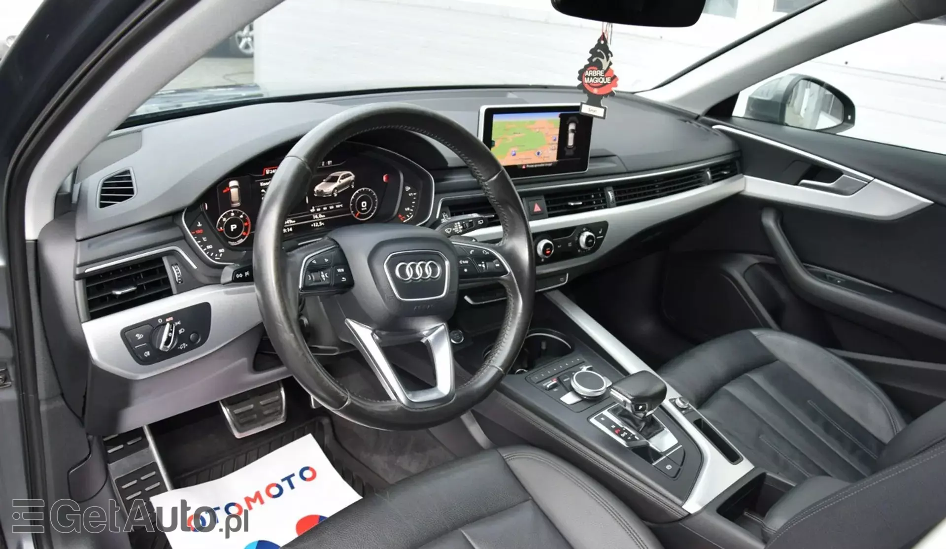 AUDI A4 Advanced S tronic