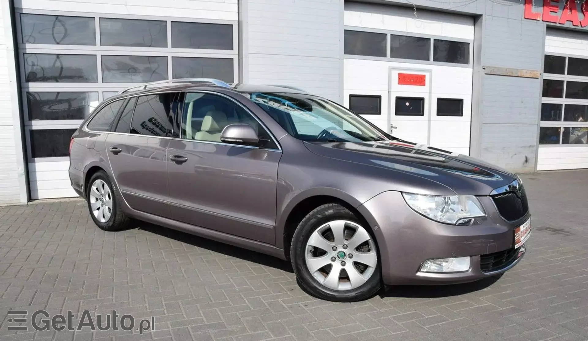 SKODA Superb 