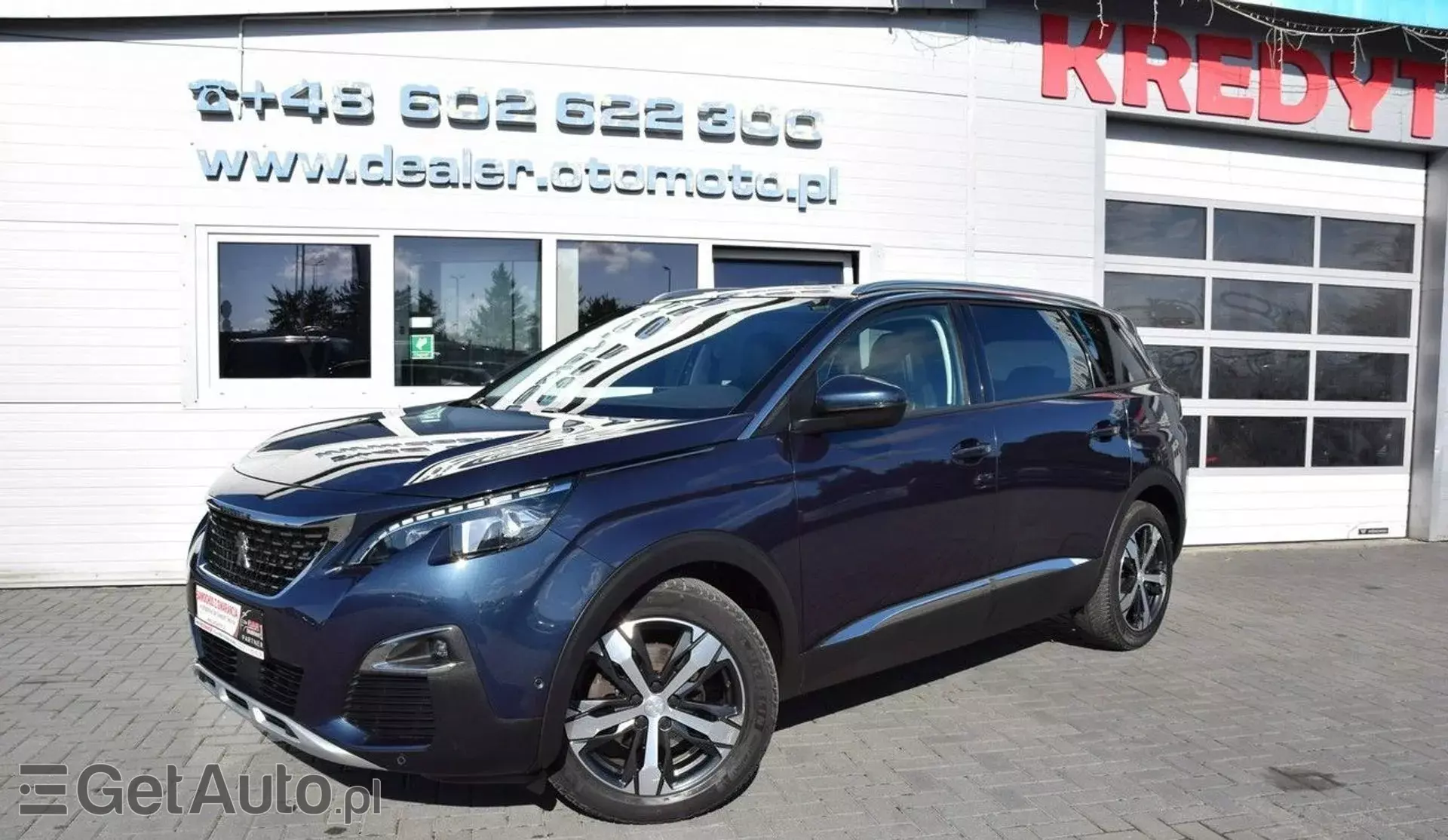 PEUGEOT 5008 