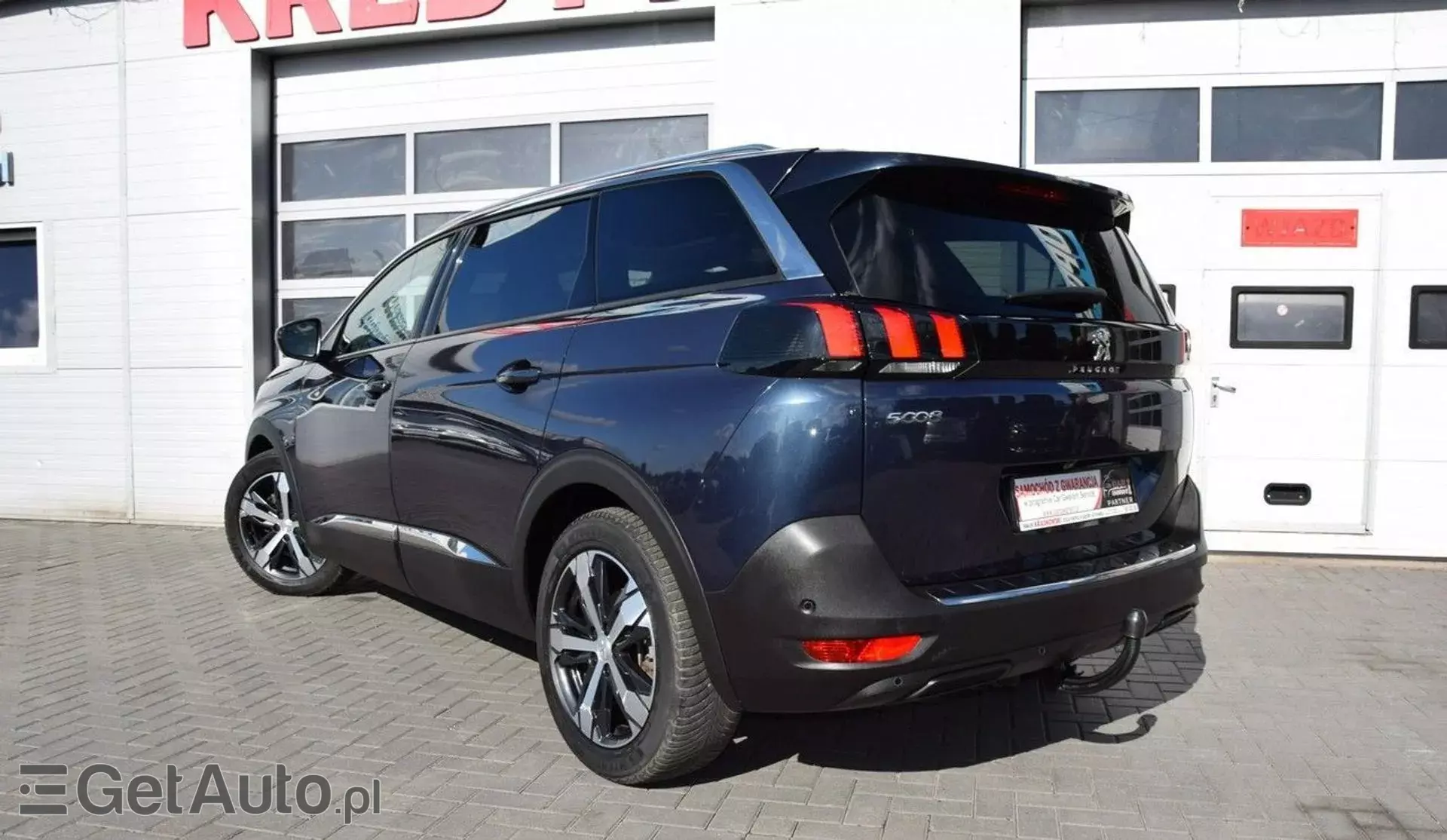 PEUGEOT 5008 