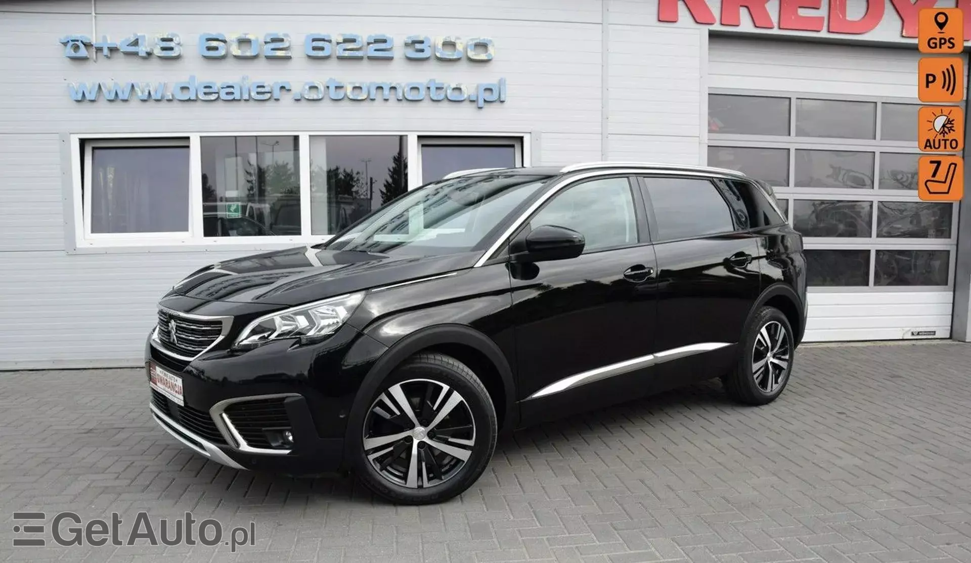 PEUGEOT 5008 