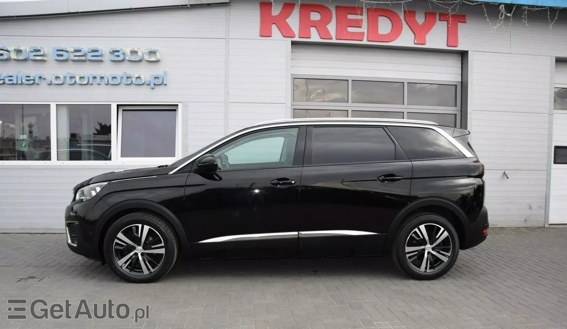 PEUGEOT 5008 