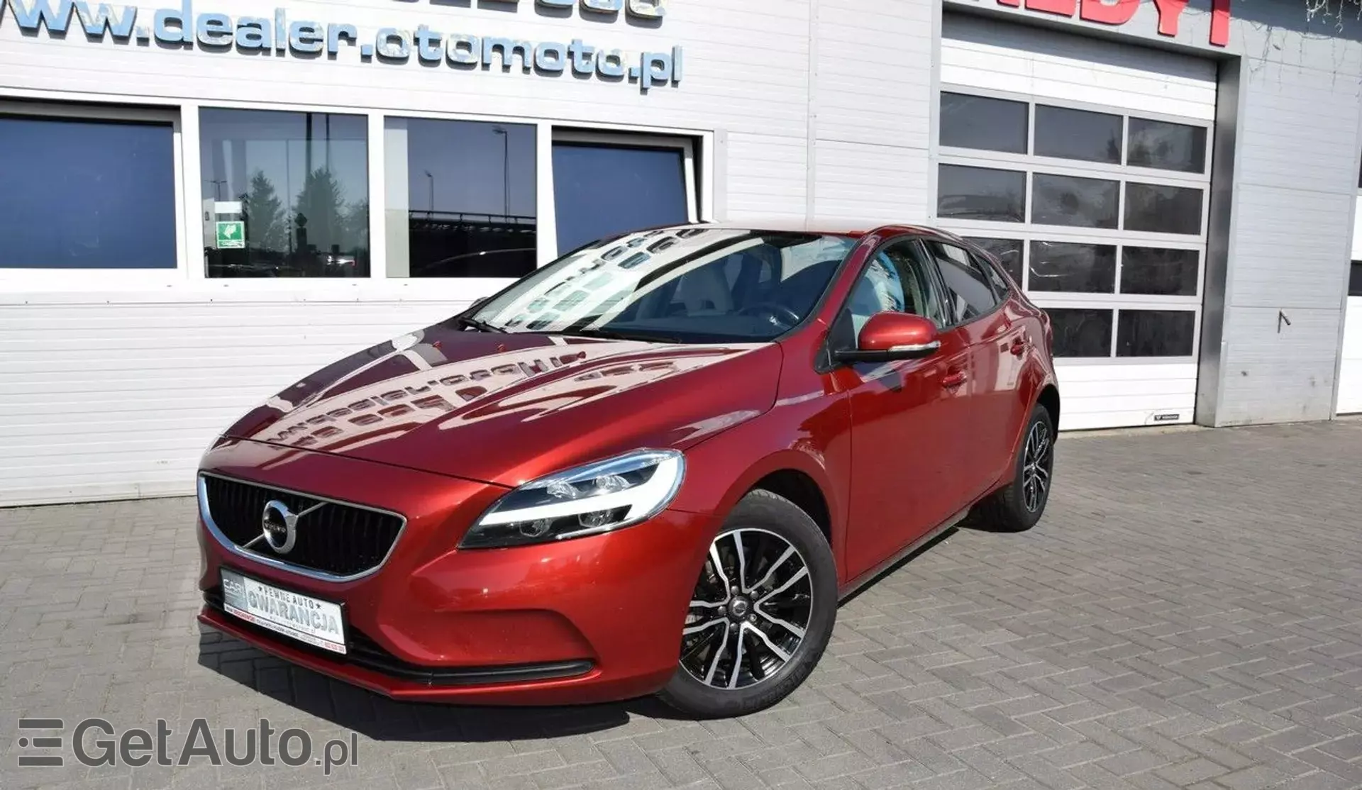 VOLVO V40 