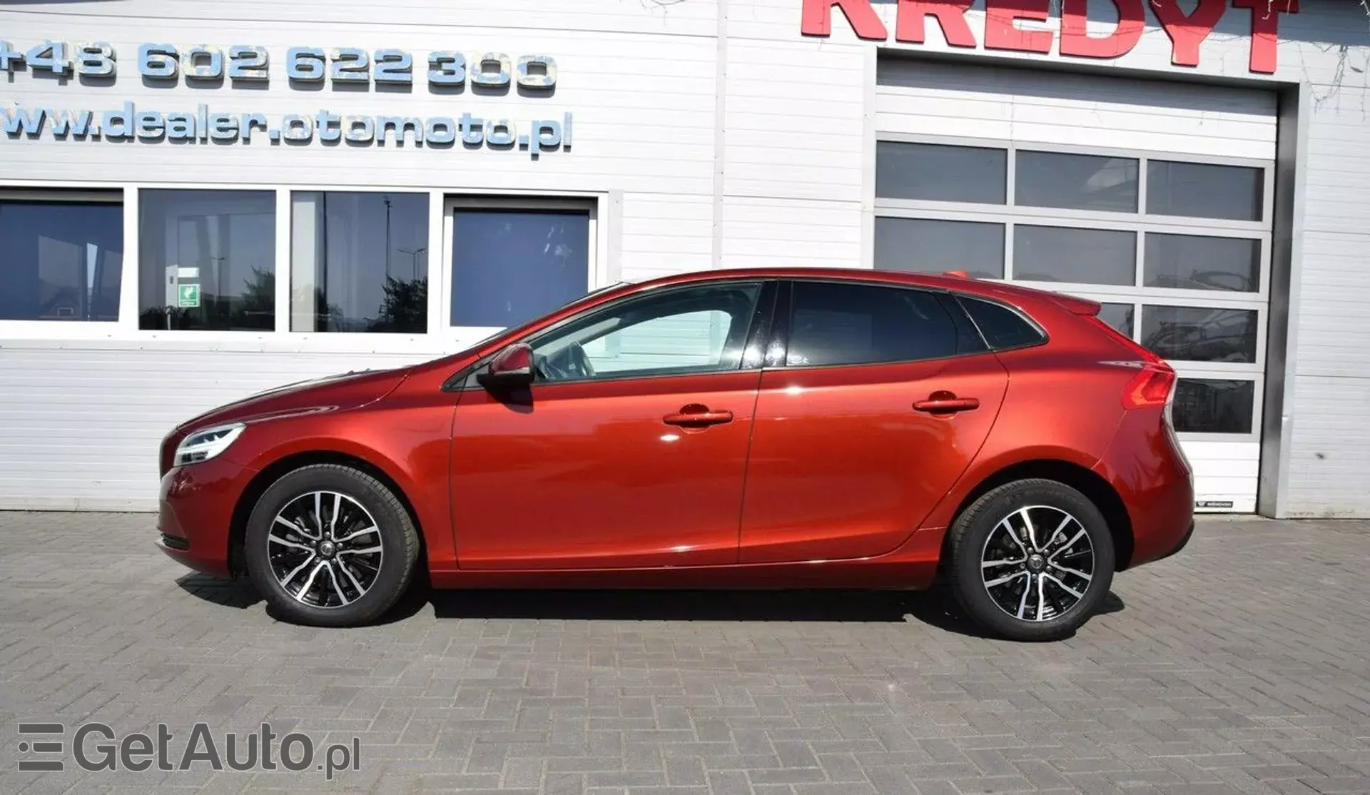 VOLVO V40 