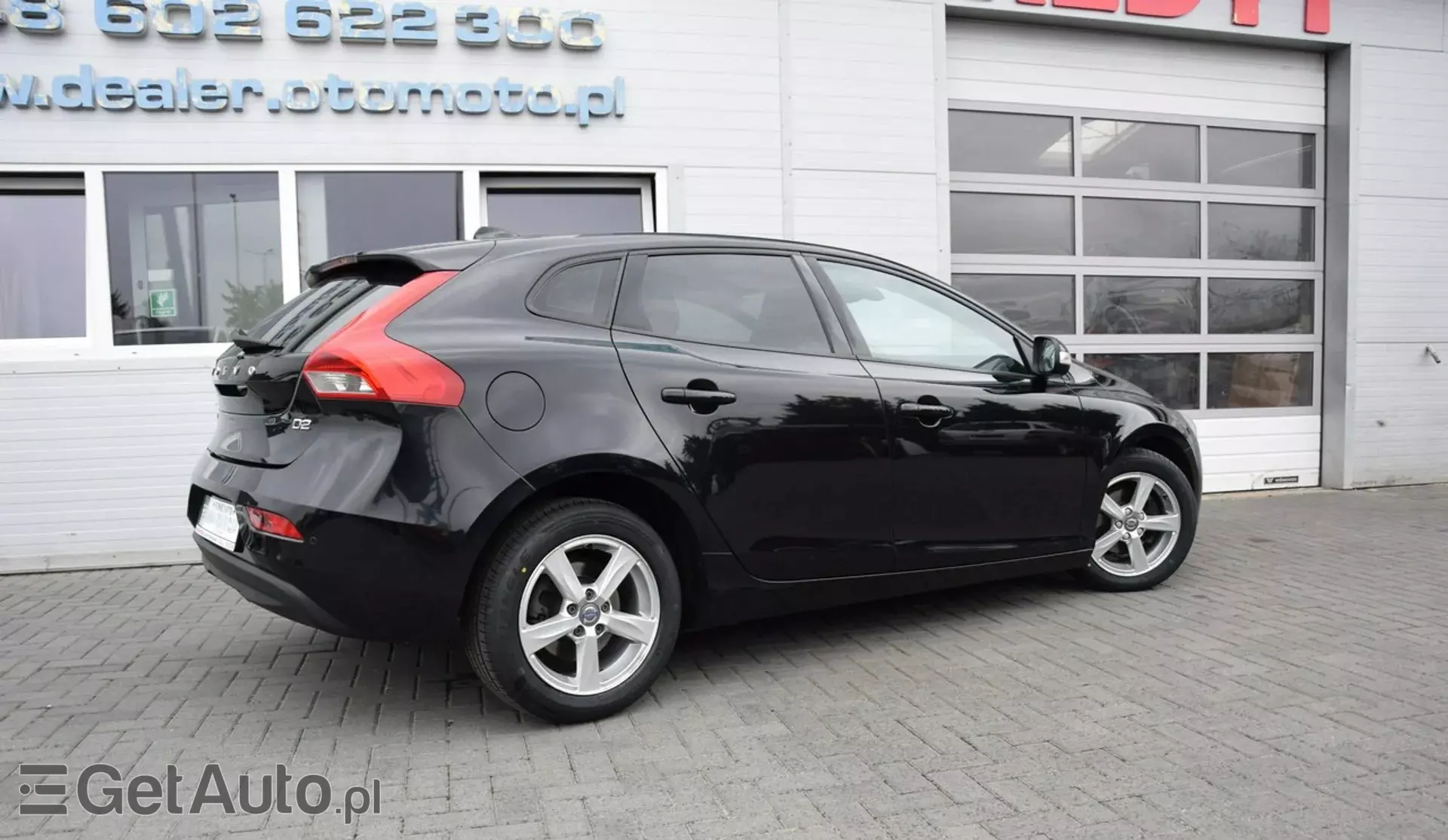 VOLVO V40 