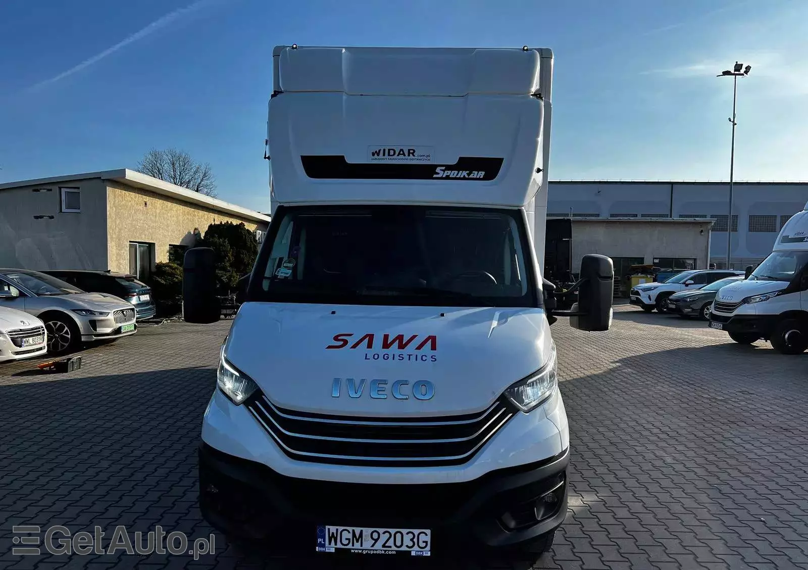 IVECO Daily 70C18H  DMC 7200kg  + kabina sypialna Spojkar XL + zabudowa kontener wym wew. 6100x2450x2550 + winda 