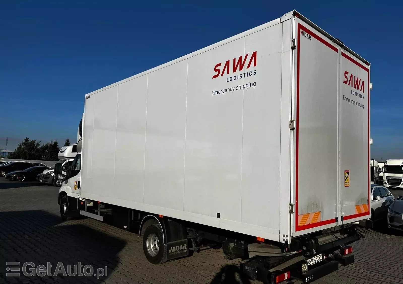 IVECO Daily 70C18H  DMC 7200kg  + kabina sypialna Spojkar XL + zabudowa kontener wym wew. 6100x2450x2550 + winda 