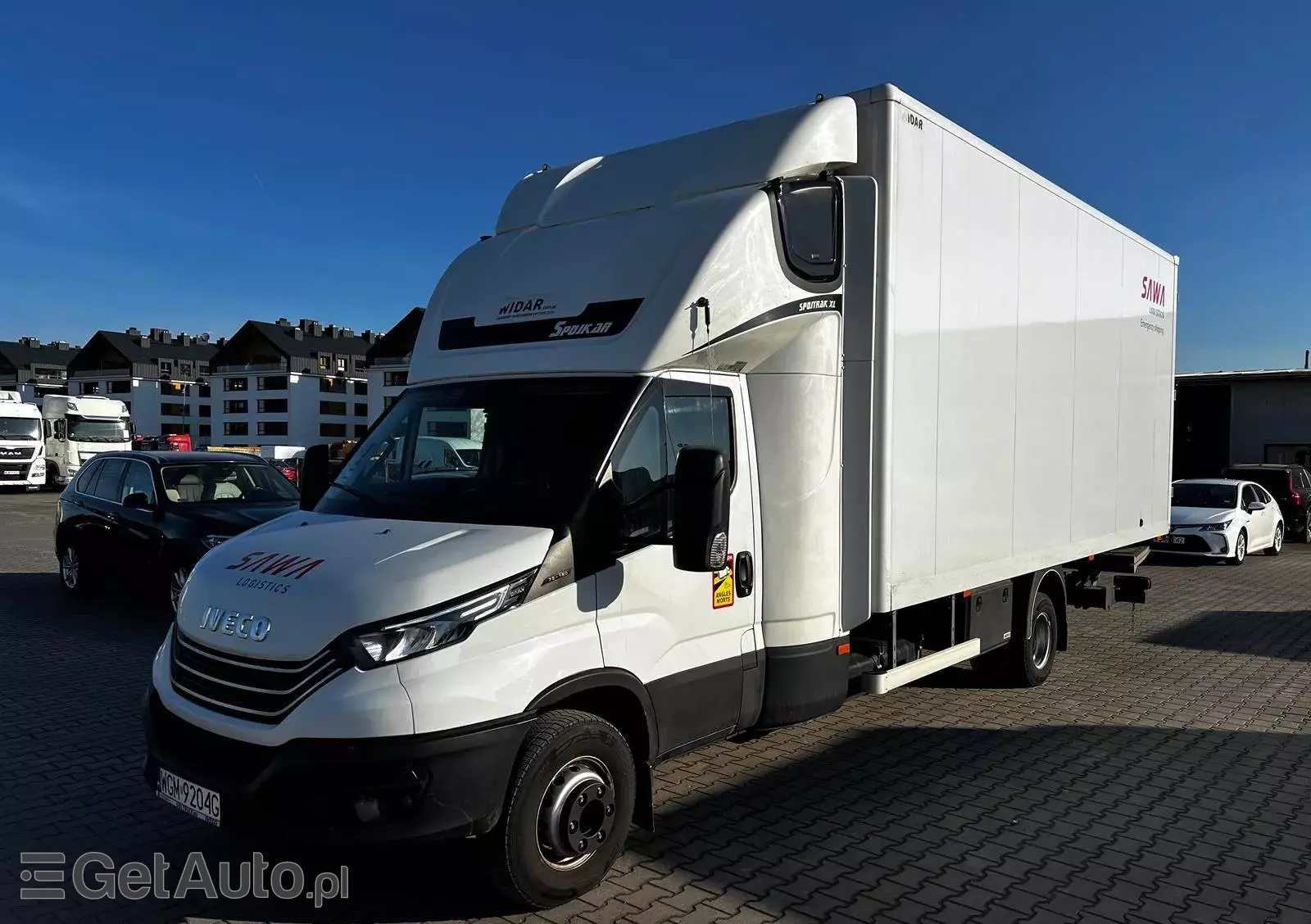 IVECO Daily 70C18H  DMC 7200kg  + kabina sypialna Spojkar XL + zabudowa kontener wym wew. 6100x2450x2550 + winda 