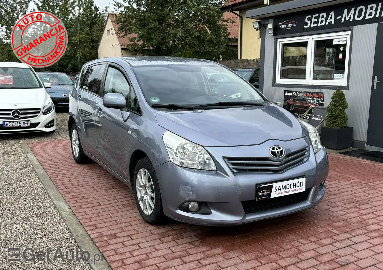 TOYOTA Verso 