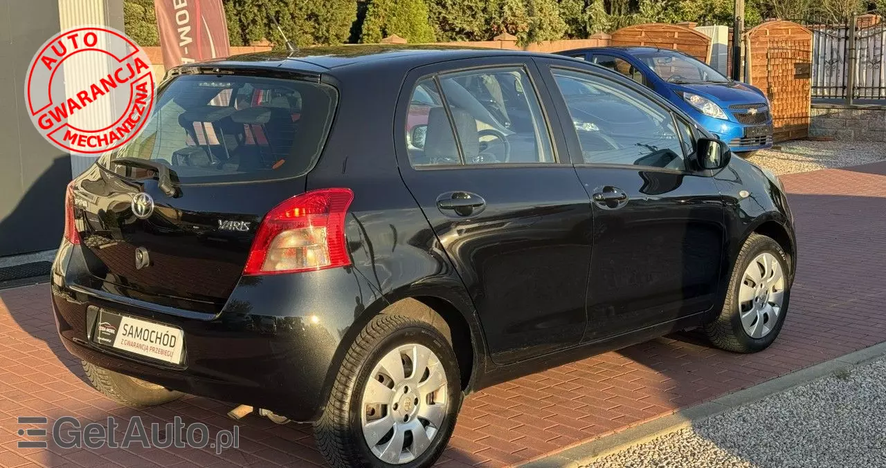 TOYOTA Yaris 