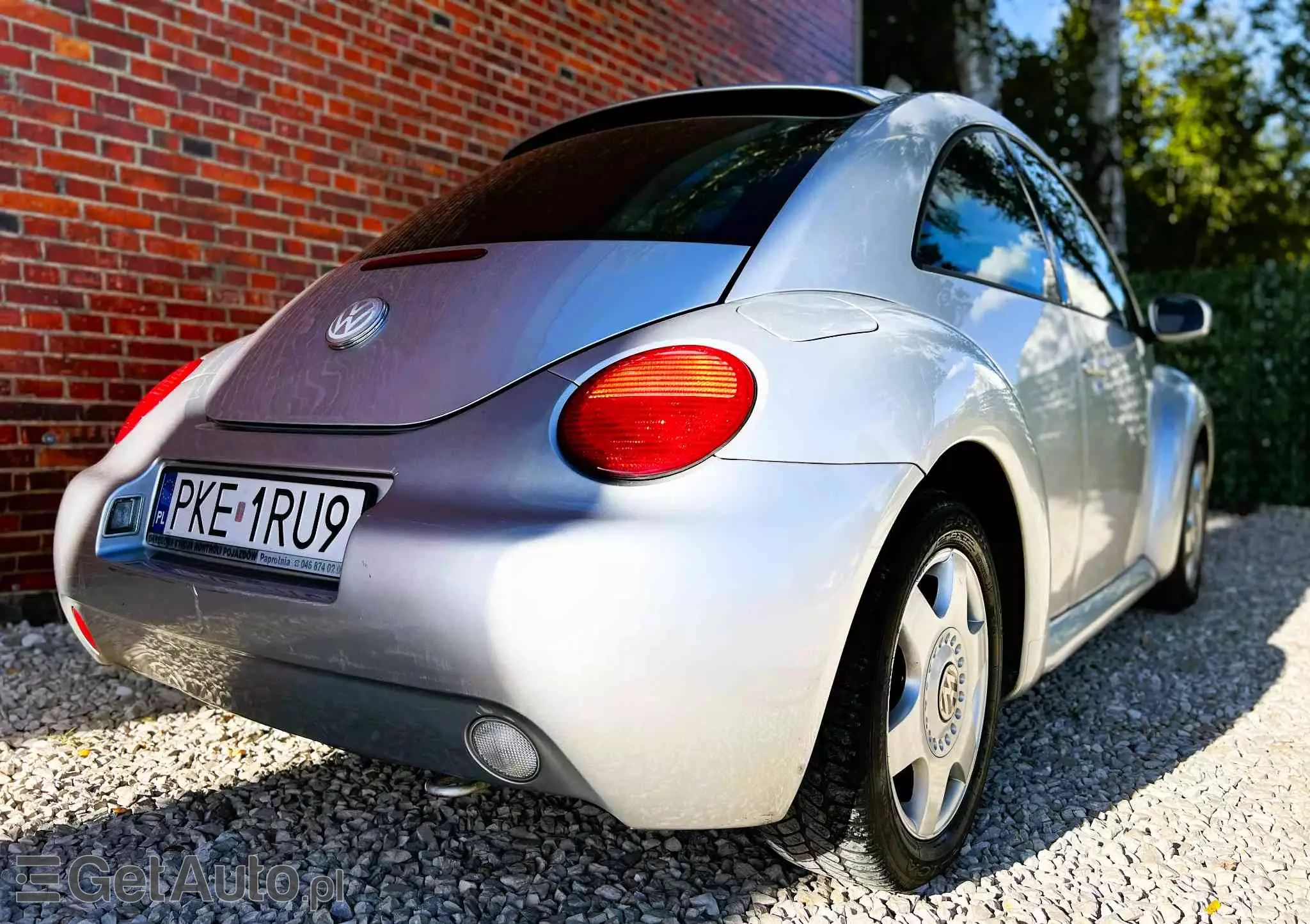 VOLKSWAGEN New Beetle 