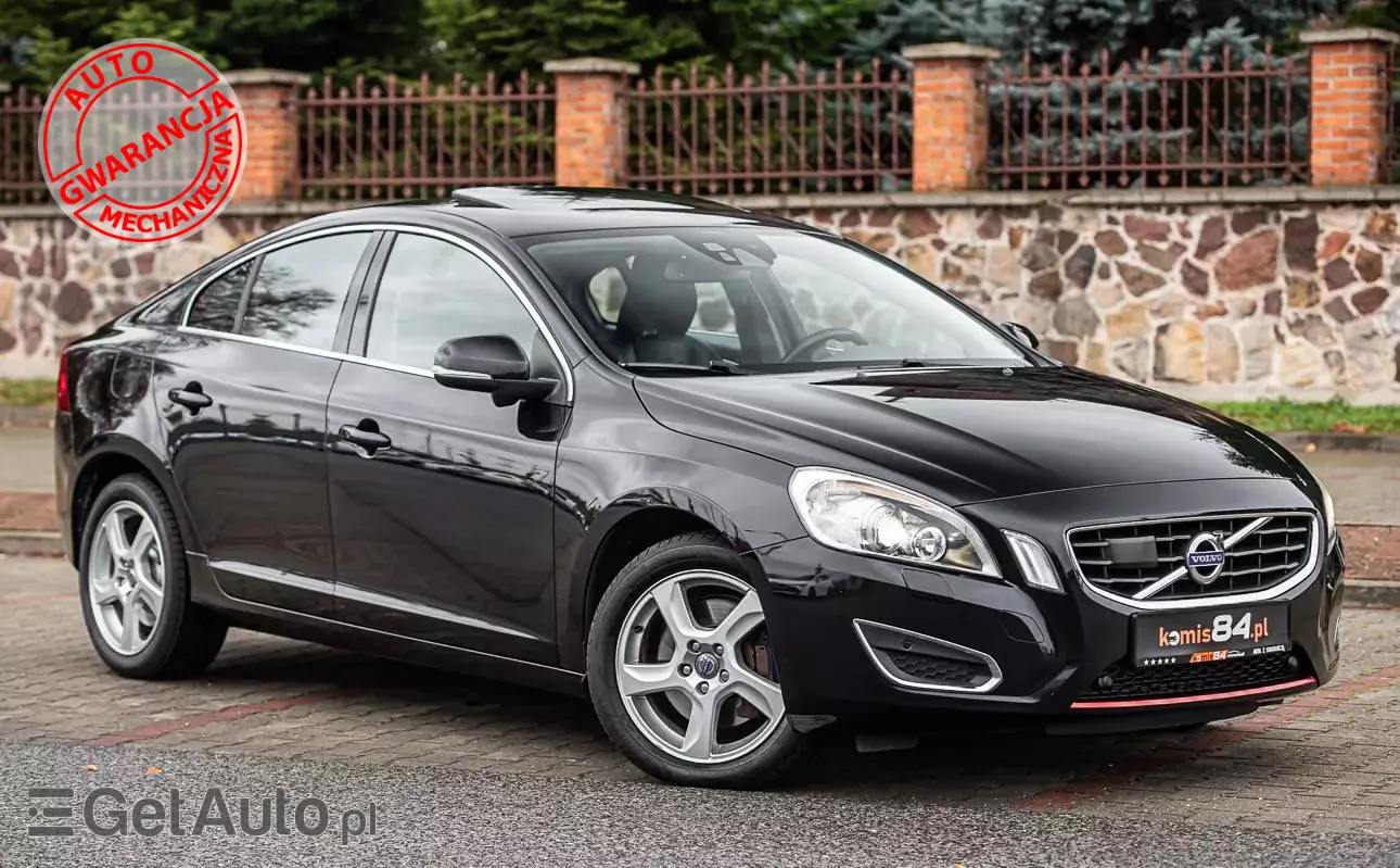 VOLVO S60  D5 AWD Geartronic Momentum