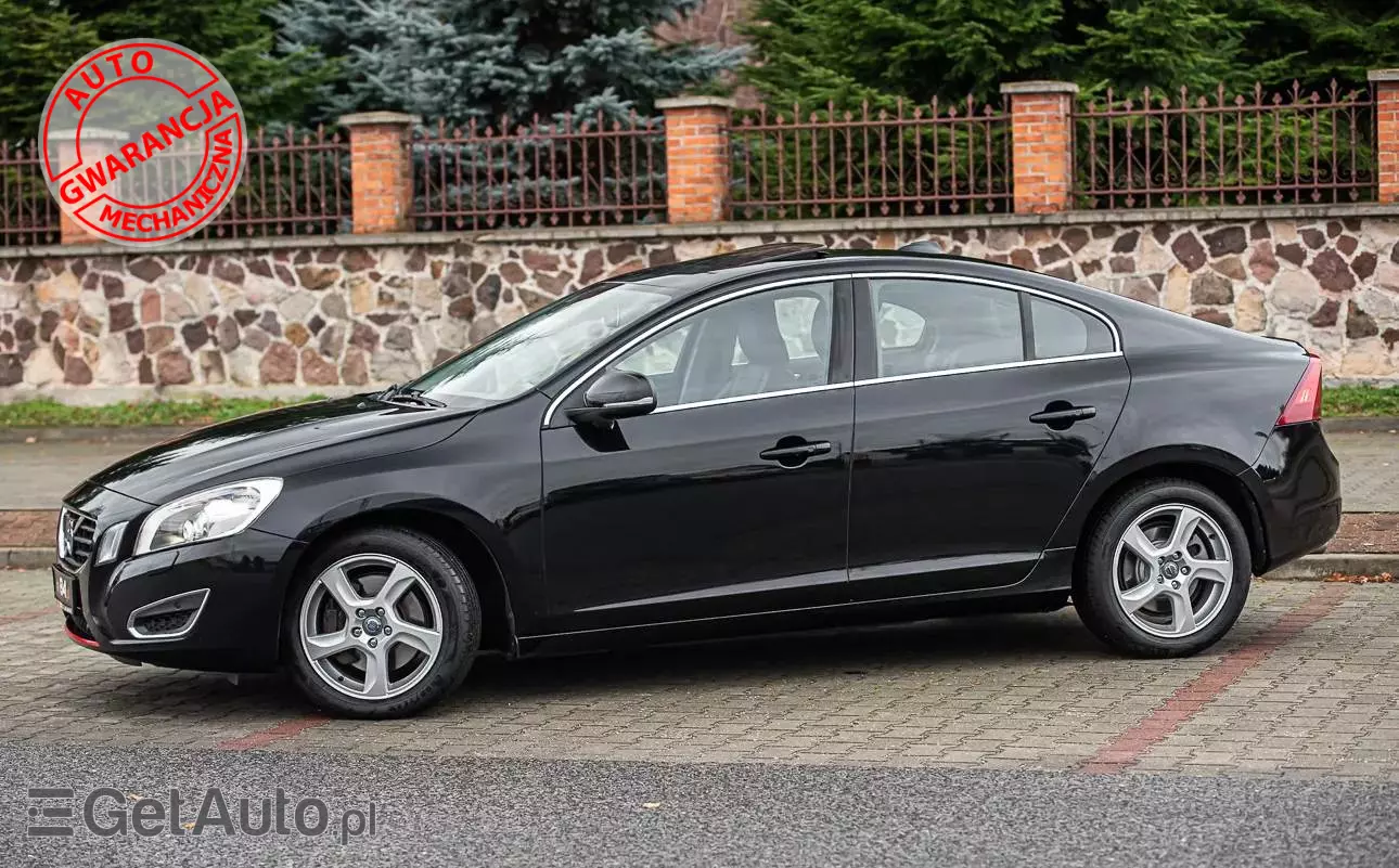 VOLVO S60  D5 AWD Geartronic Momentum