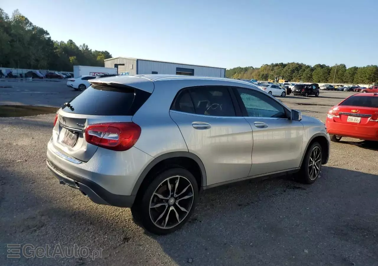 MERCEDES-BENZ GLA  250 4-Matic