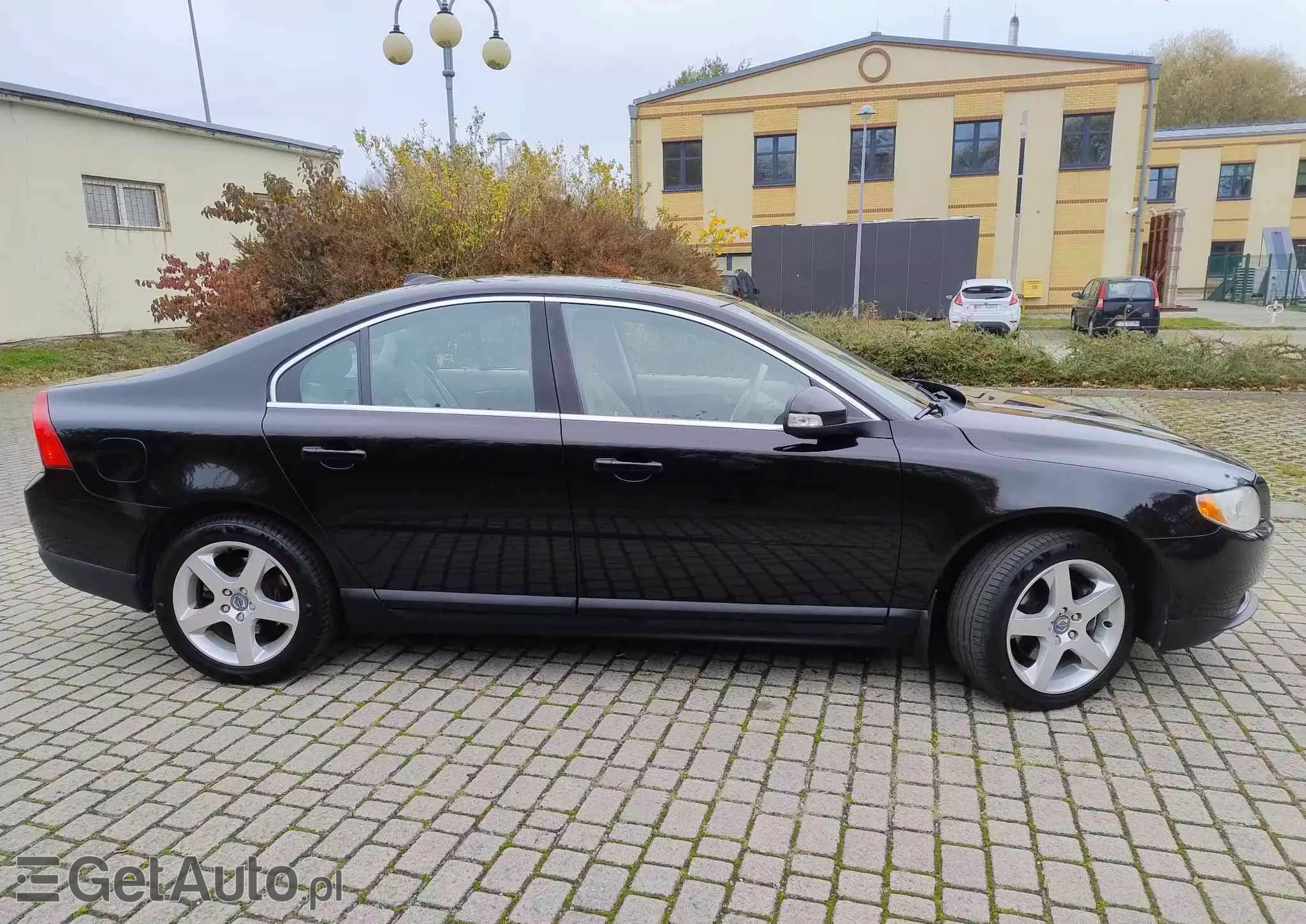 VOLVO S80 