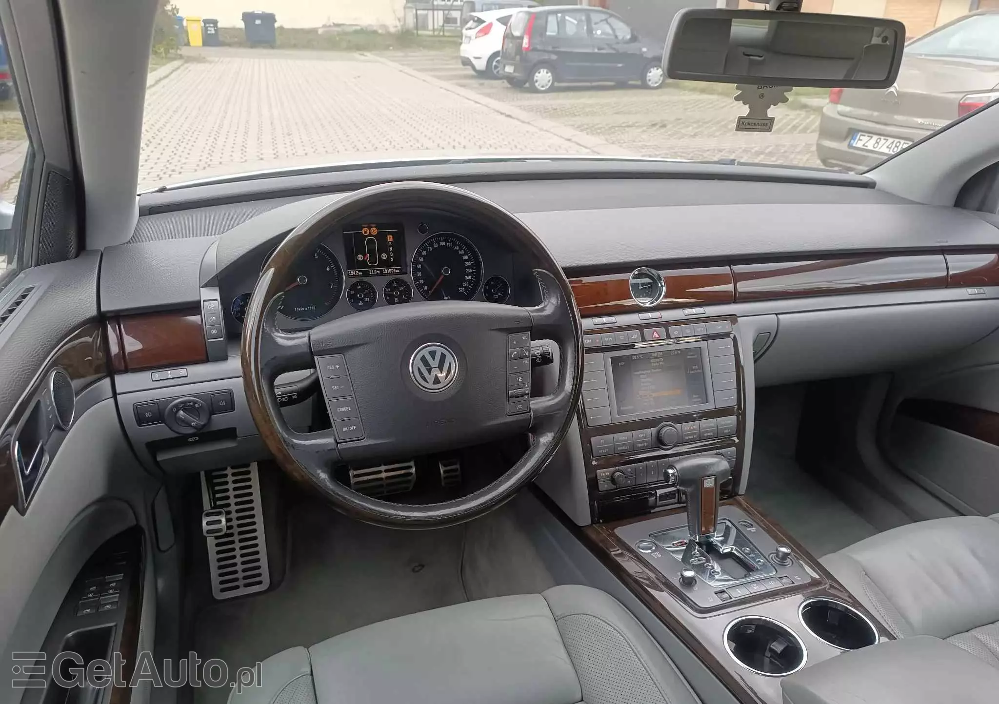 VOLKSWAGEN Phaeton 