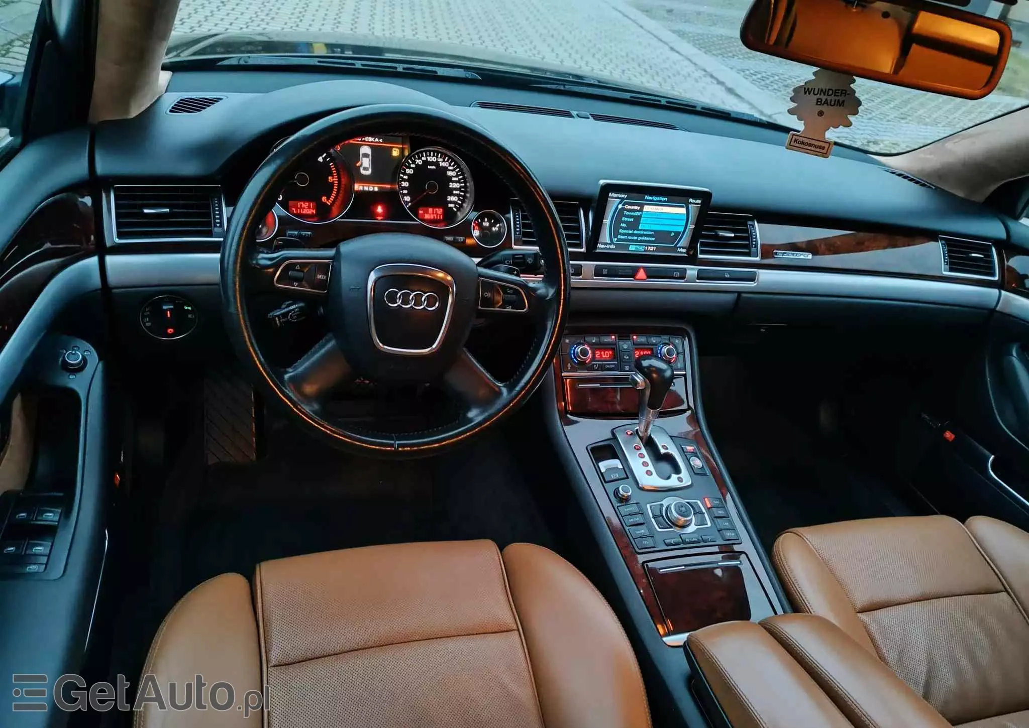 AUDI A8 