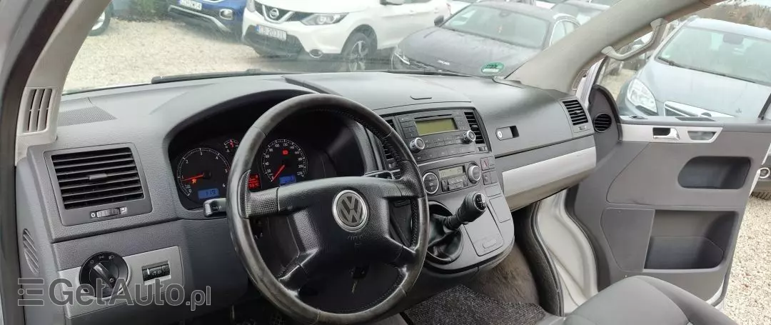 VOLKSWAGEN Multivan 