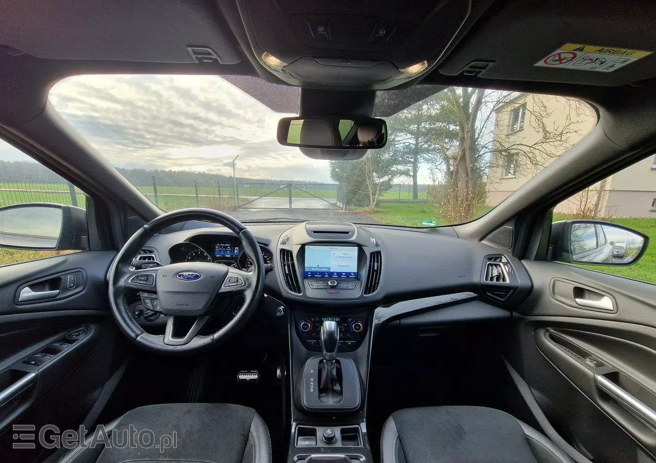 FORD Kuga 1.5 EcoBoost 4x4 Black & Silver