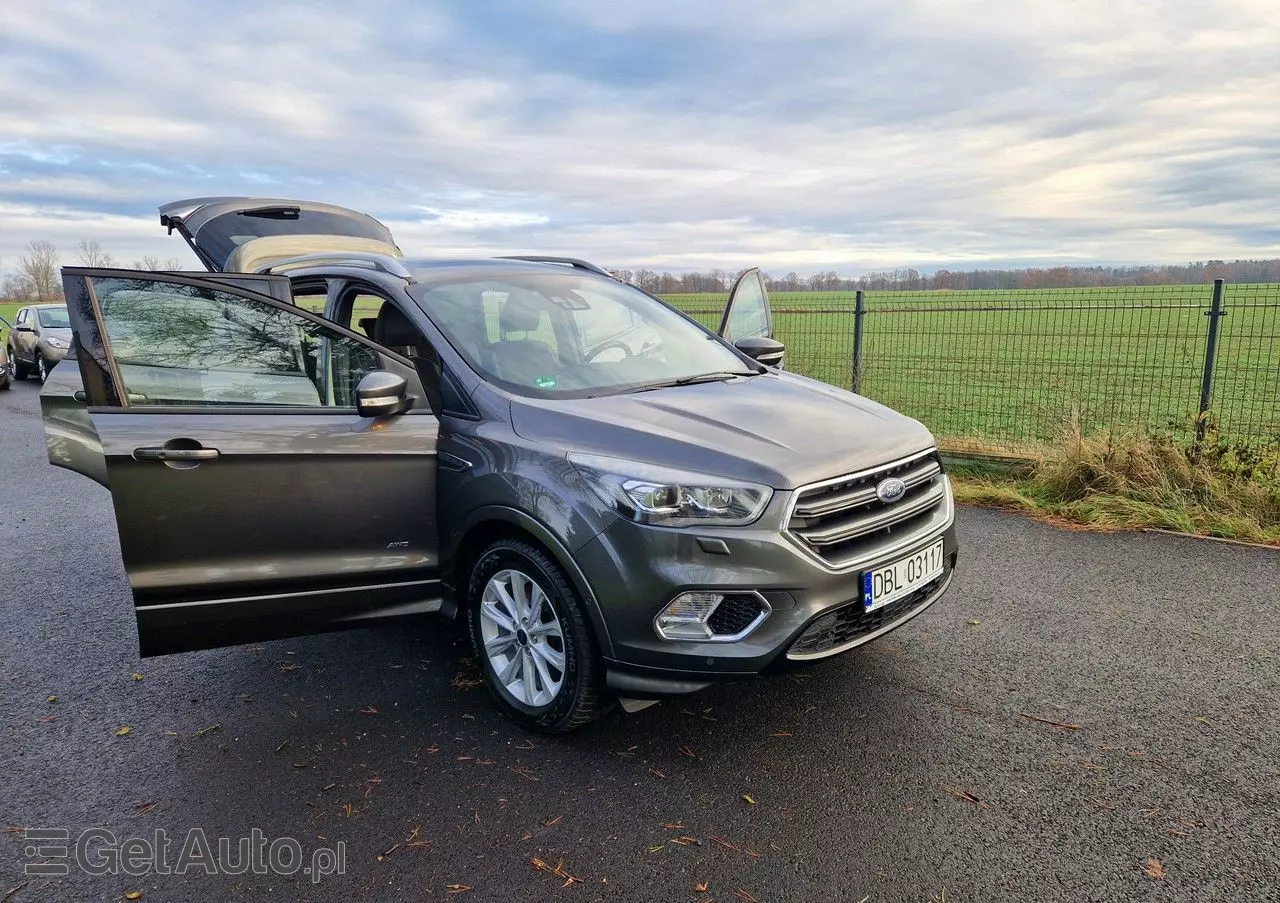 FORD Kuga 1.5 EcoBoost 4x4 Black & Silver